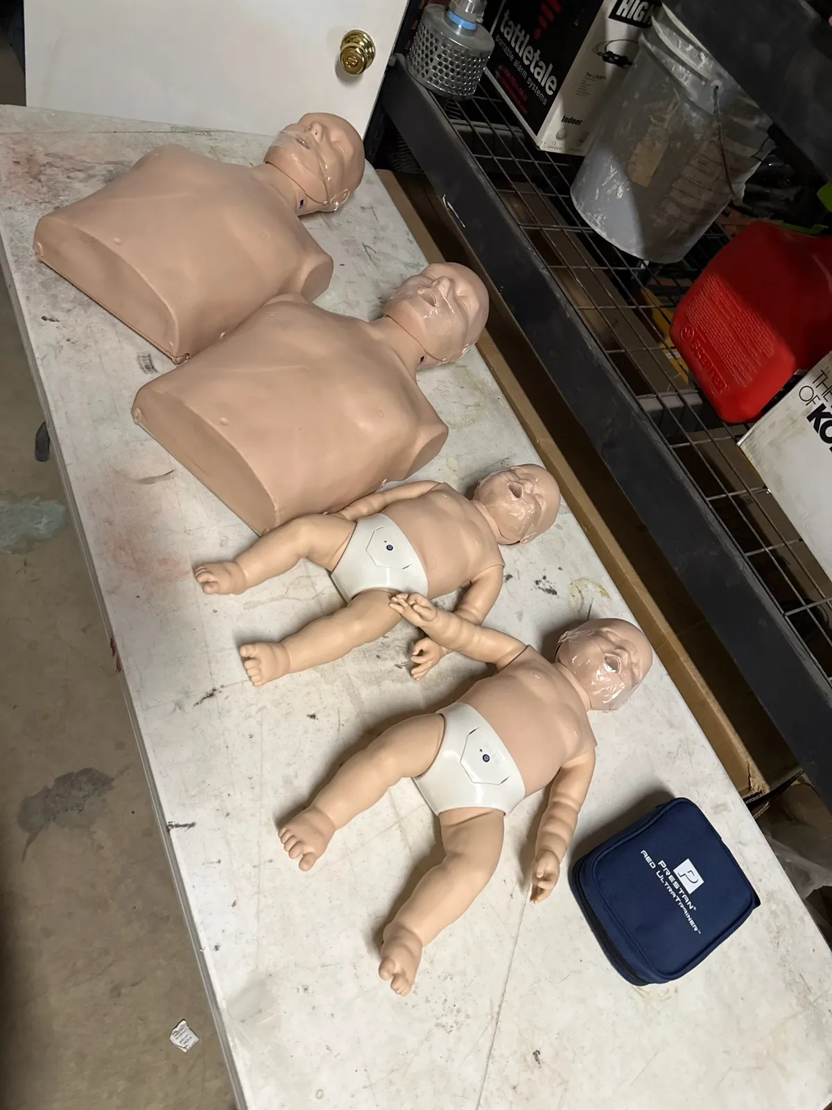 cpr-training-mannequin-set-with-adult-and-infant-models-msz1oq9t