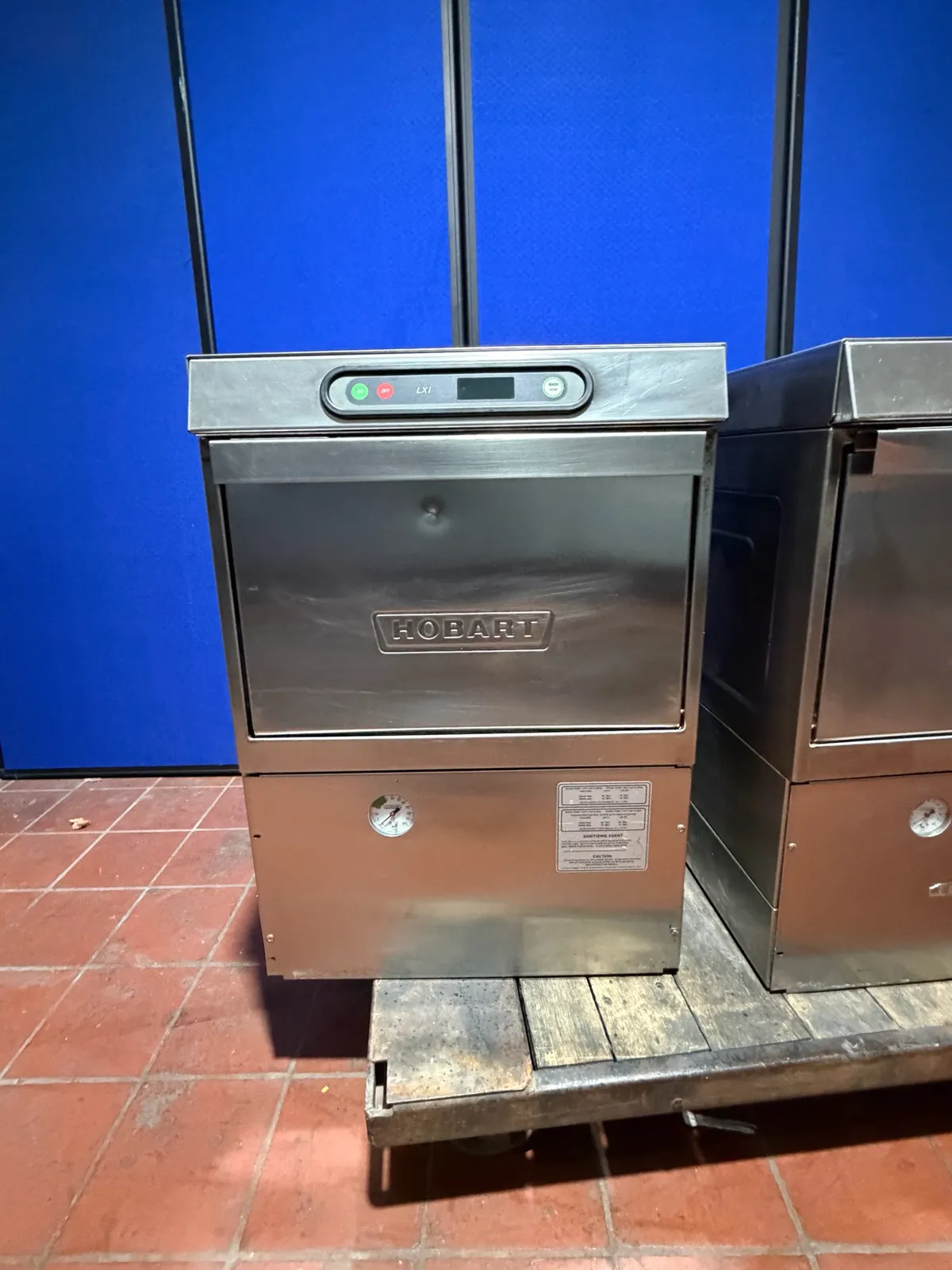 hobart-lxi-bar-dishwasher-low-tem-f179a1