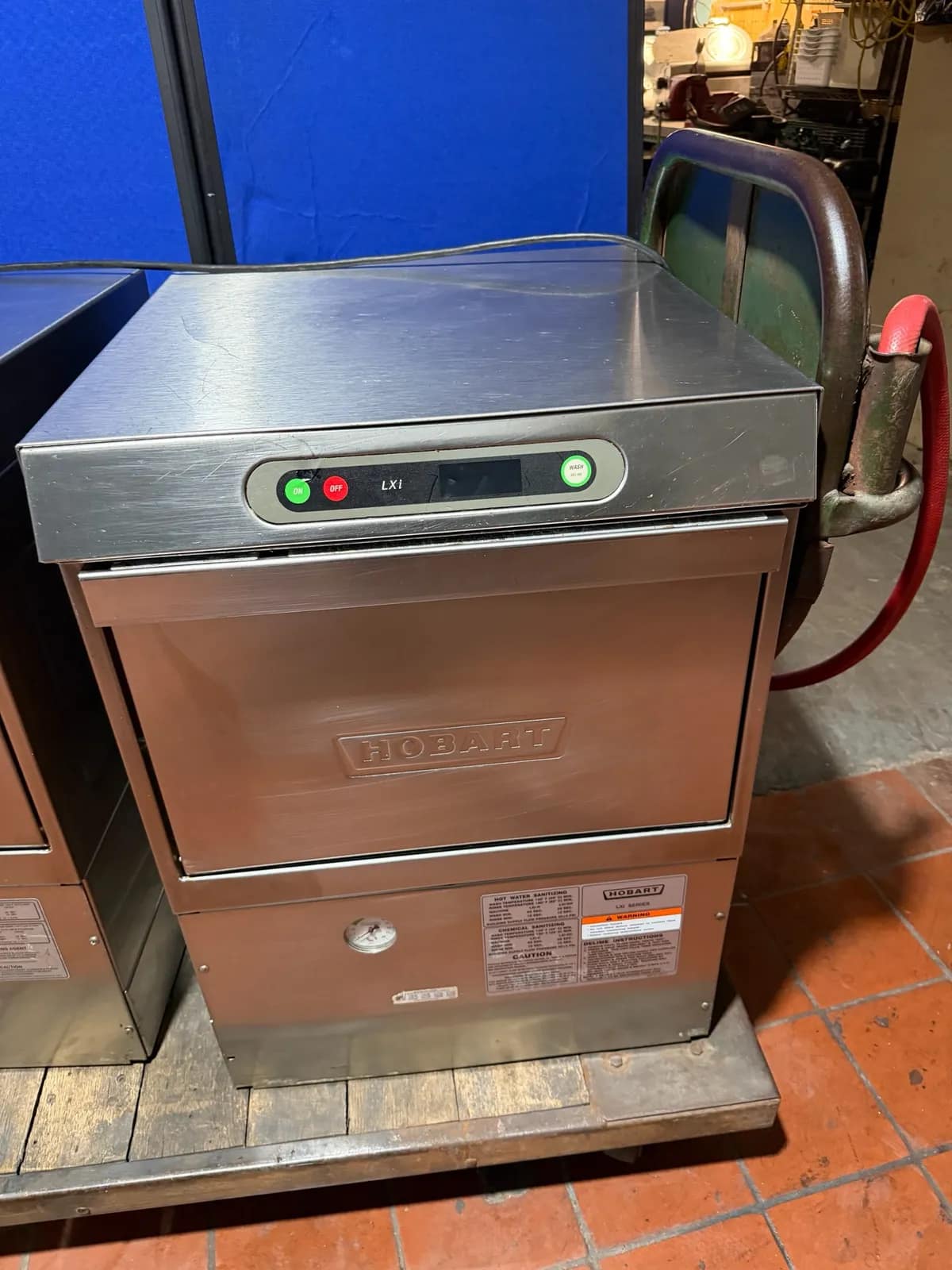 hobart-lxi-bar-dishwasher-low-tem-for-parts-only-msrwweai