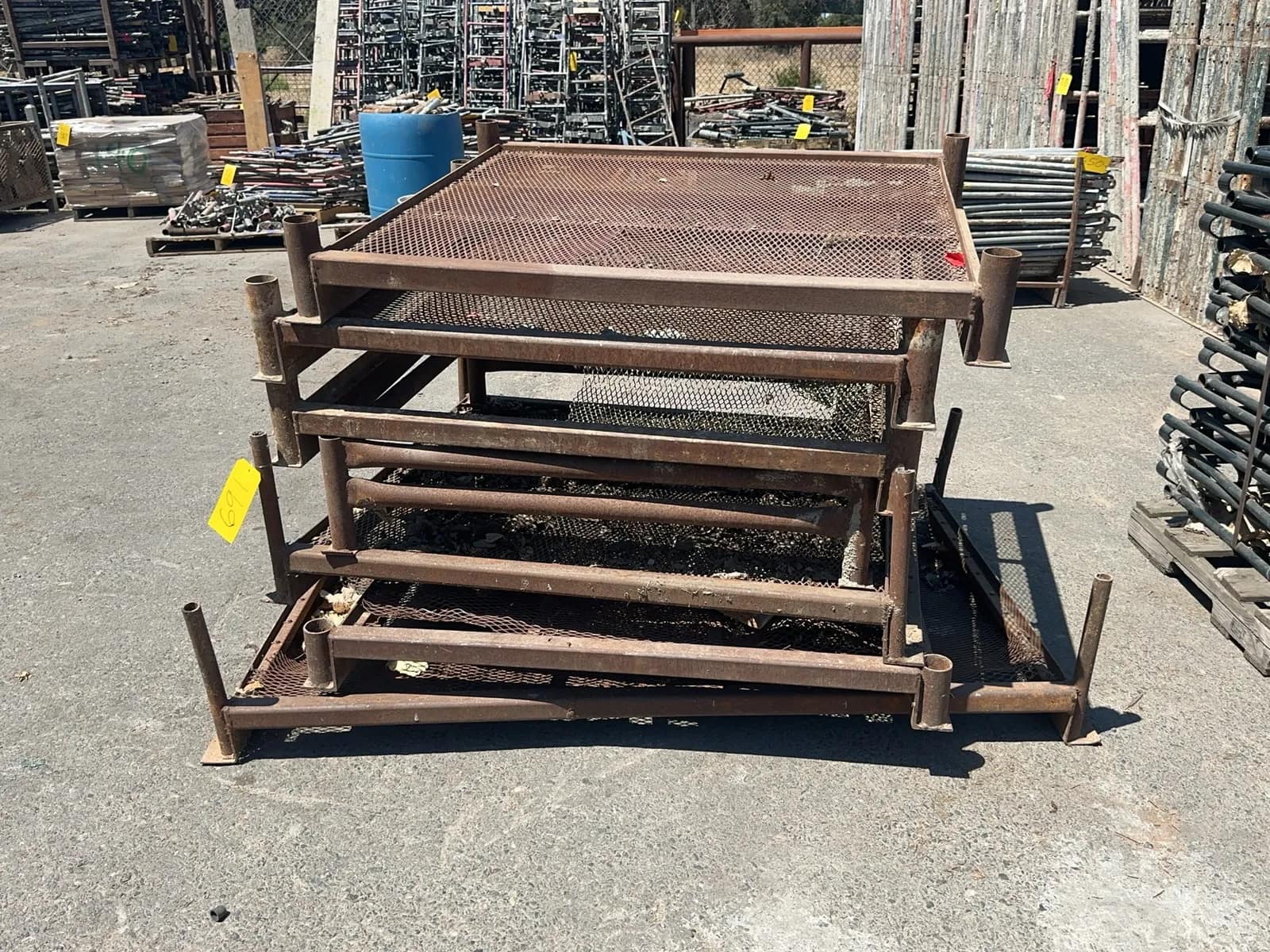7-steel-mesh-pallets-a53955