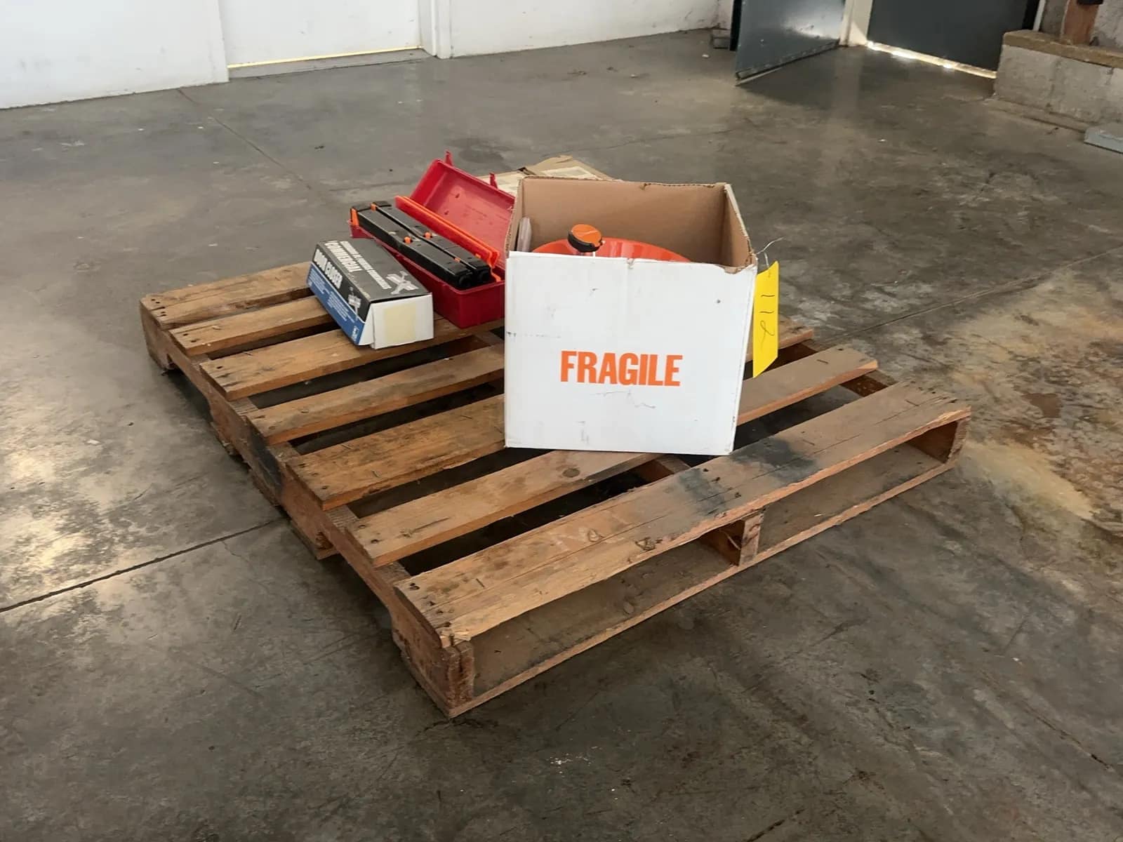 contents-of-pallet-hazard-lights-commercial-door-closer-and-eye-wash-station-339d40