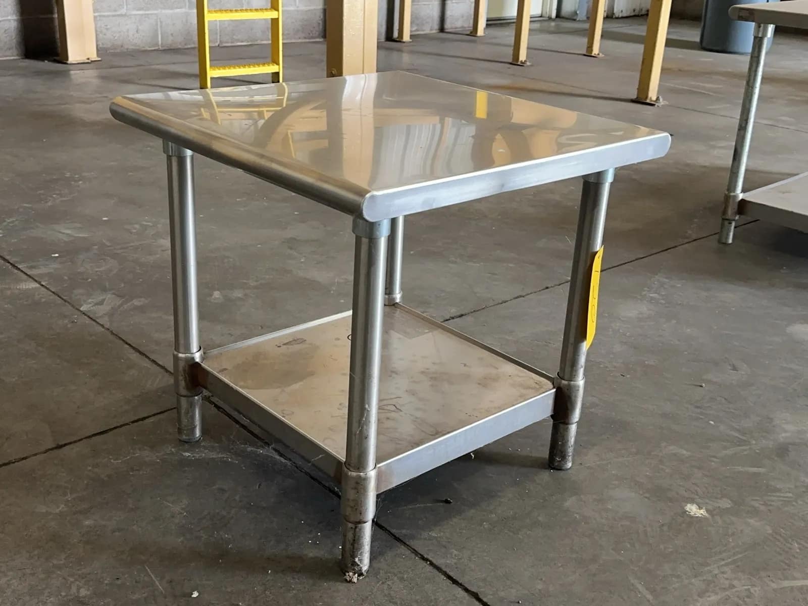 stainless-steel-table-4f6226