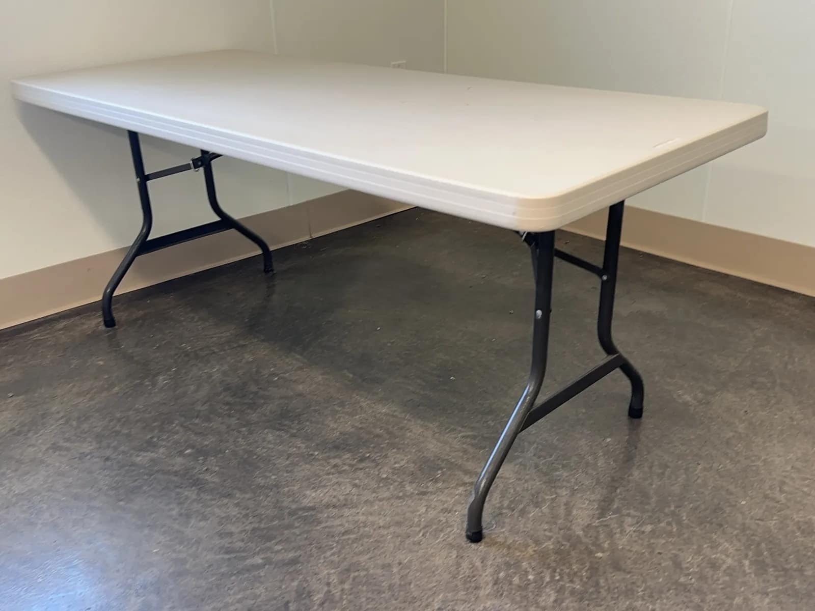 6-folding-table-0128-1786555251684-msqcvap1
