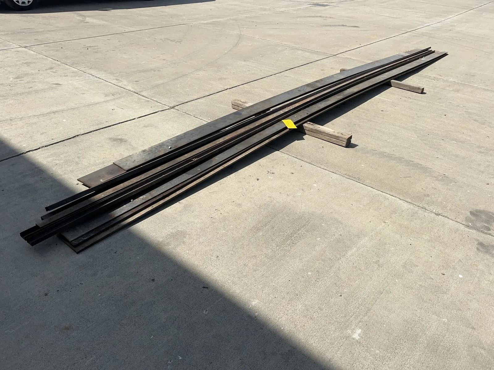 10-assorted-pieces-of-metal-msxxrodx
