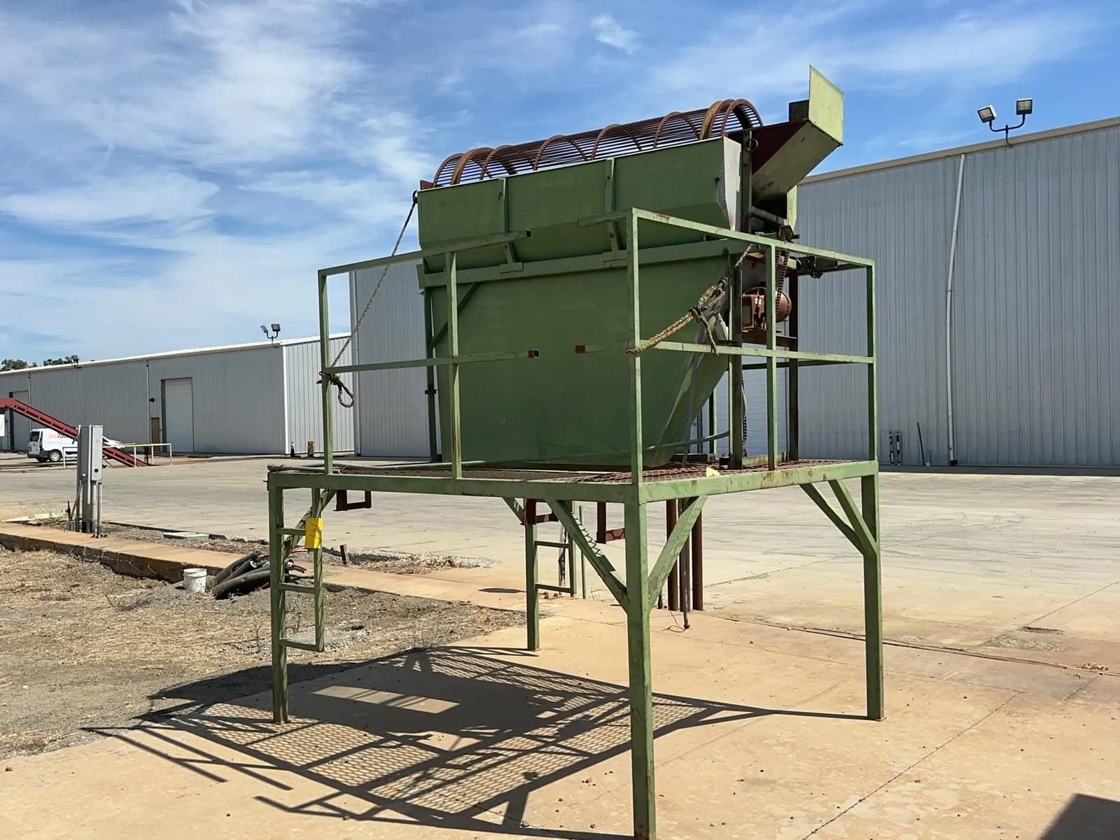 agricultural-hopper-4b84a9