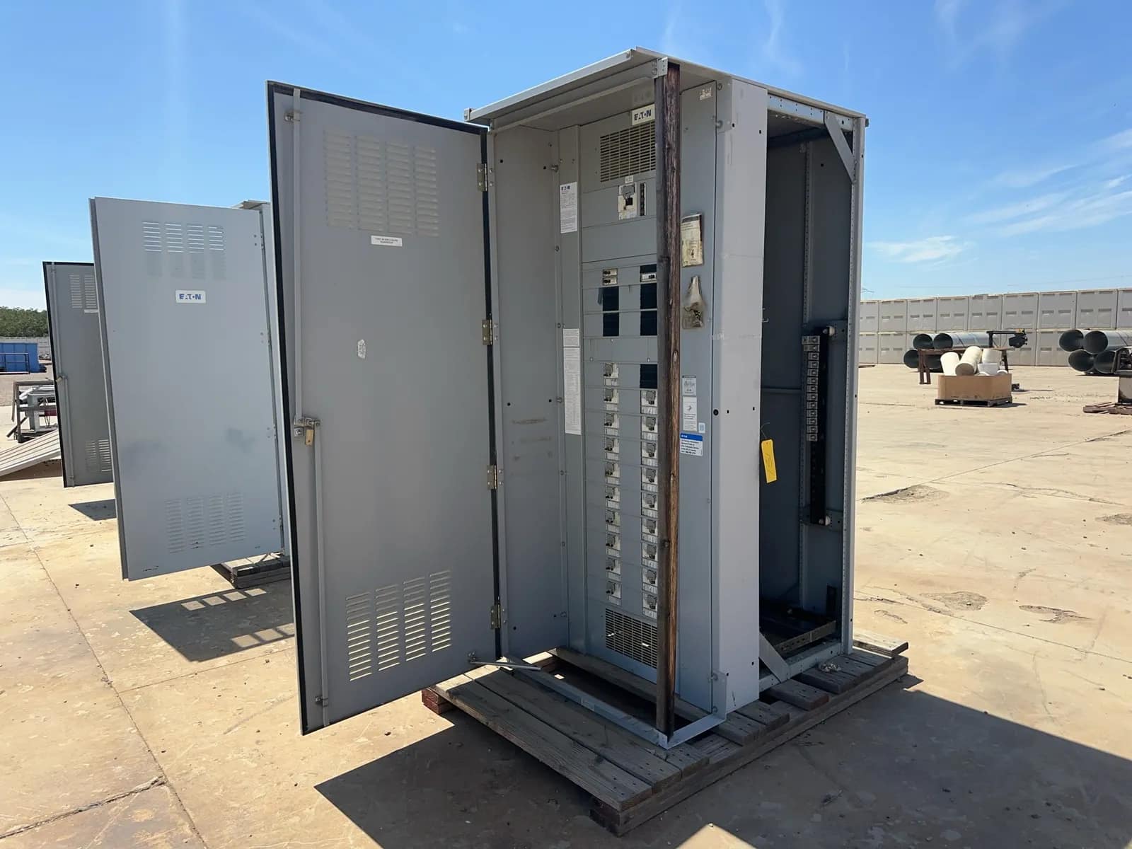 eaton-pow-r-line-switchboard-rack-a35b48