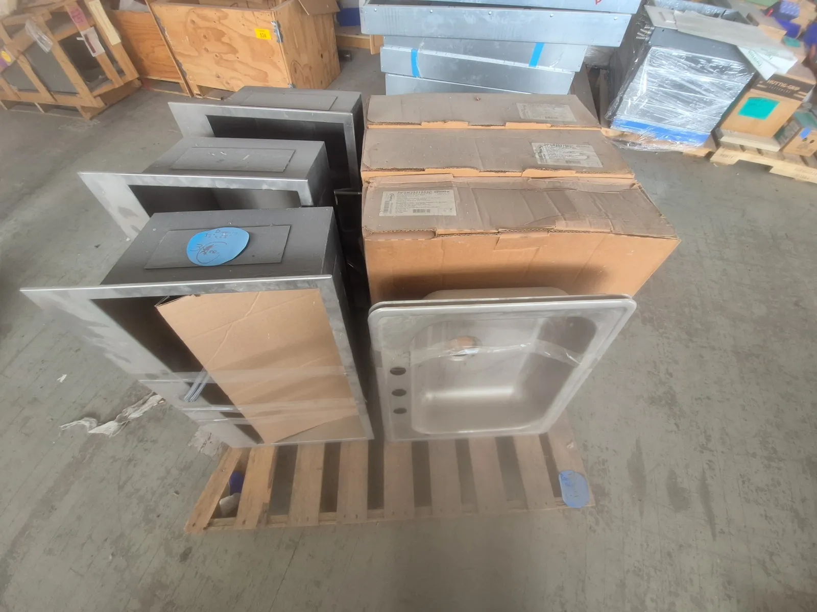 contents-of-pallet-3-topmount-sinks-33x28-5-topmount-sinks-stainless-steel-singl-bowl-sink-6d4e65