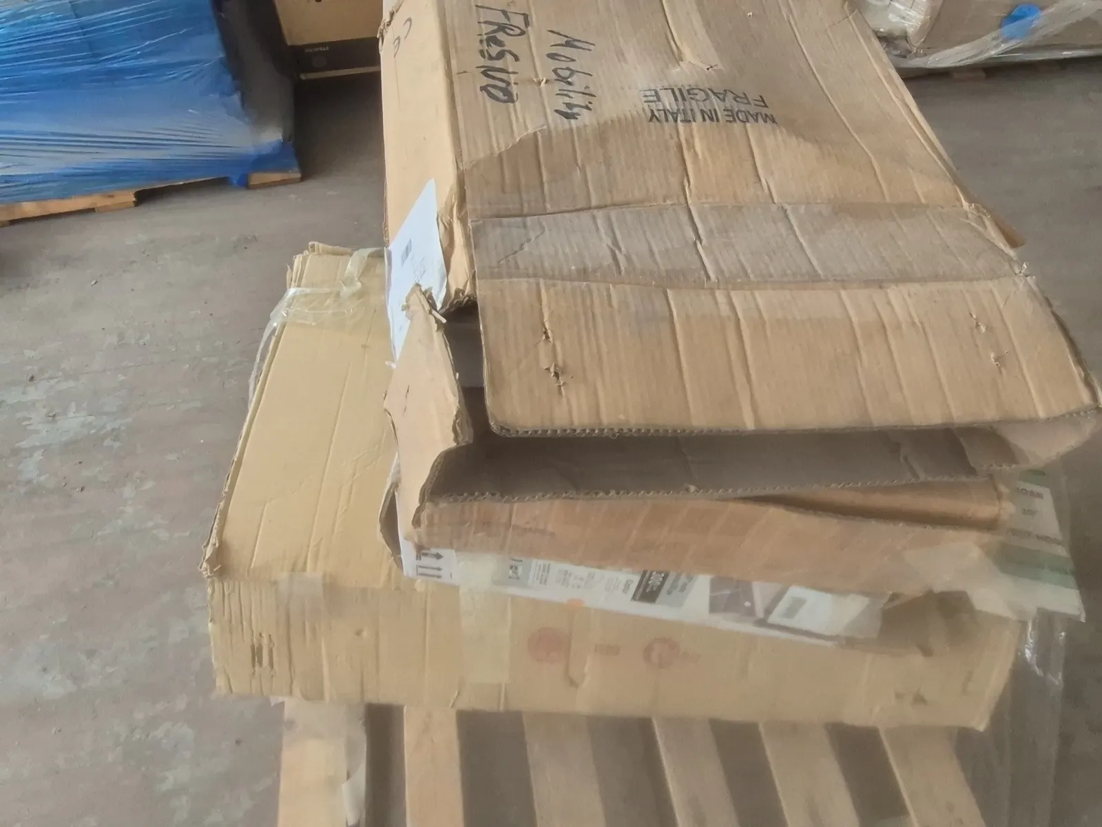 contents-of-pallet-3-miscellaneous-sinks-mst62cuo