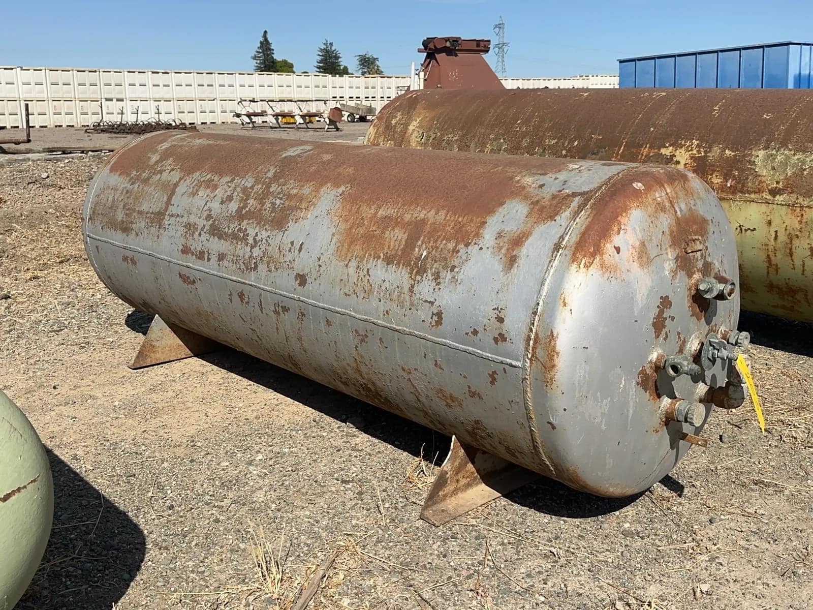 horizontal-propane-tank-745f8e
