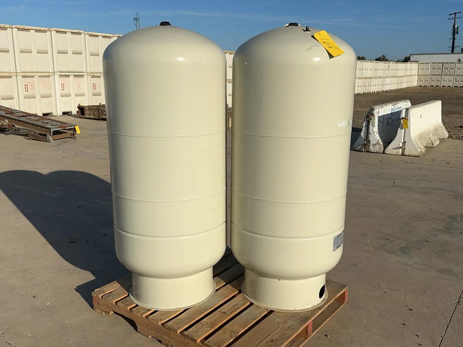 2-wellxtrol-well-water-system-pressure-tanks-2f4568
