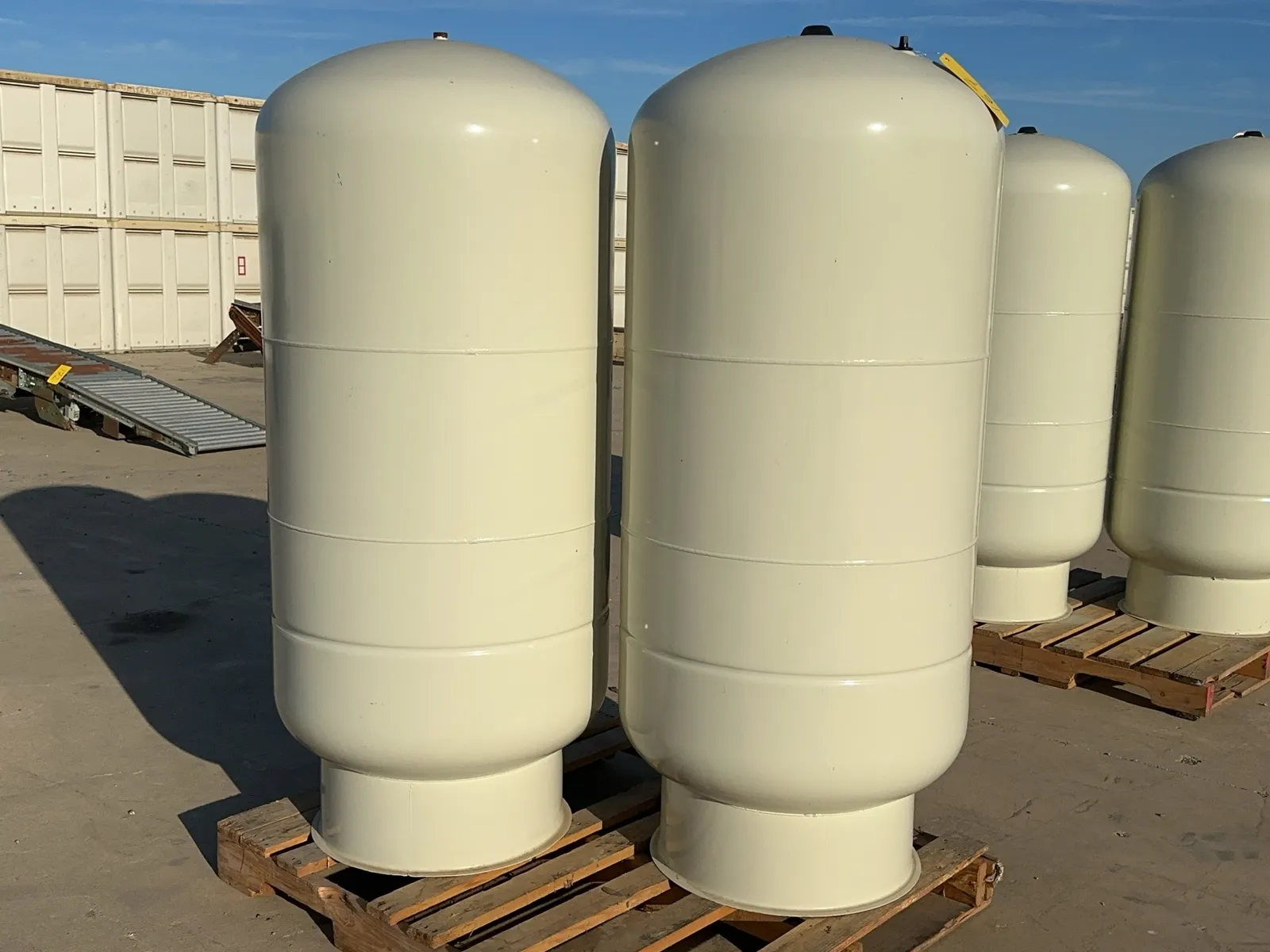 2-wellxtrol-well-water-system-pressure-tanks-41587f