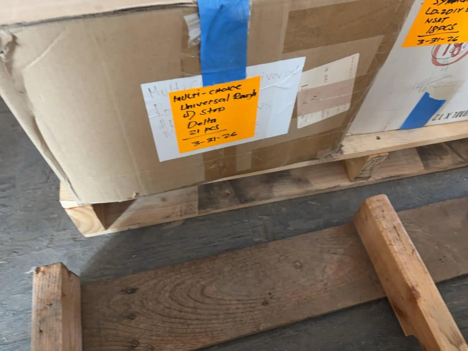contents-of-pallet-assorted-plumbing-fixtures-fittings-and-hardware-mss5zzqd