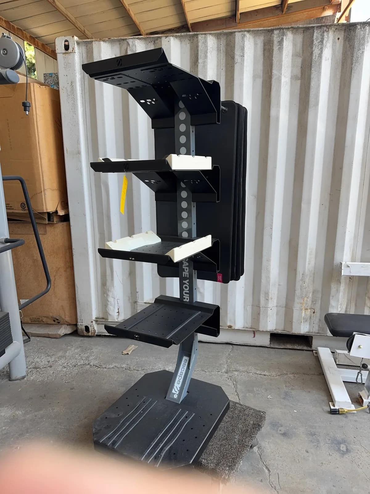 escape-core-mat-and-weight-shelf-d7f5ab