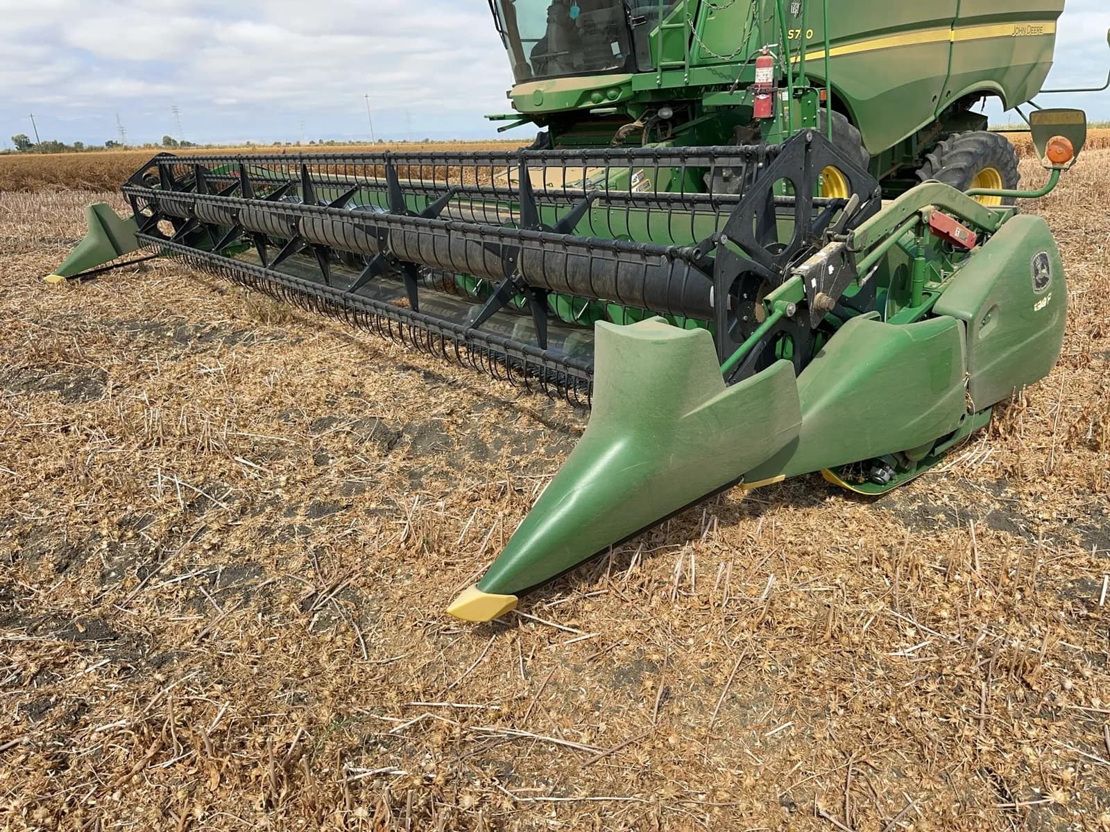john-deere-630f-30-hydraflex-cutting-platform-mt2nfy4d