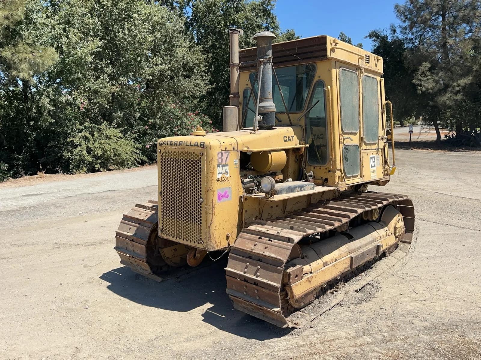 1987-cat-d5b-crawler-dozer-not-running-mt2mmy5i