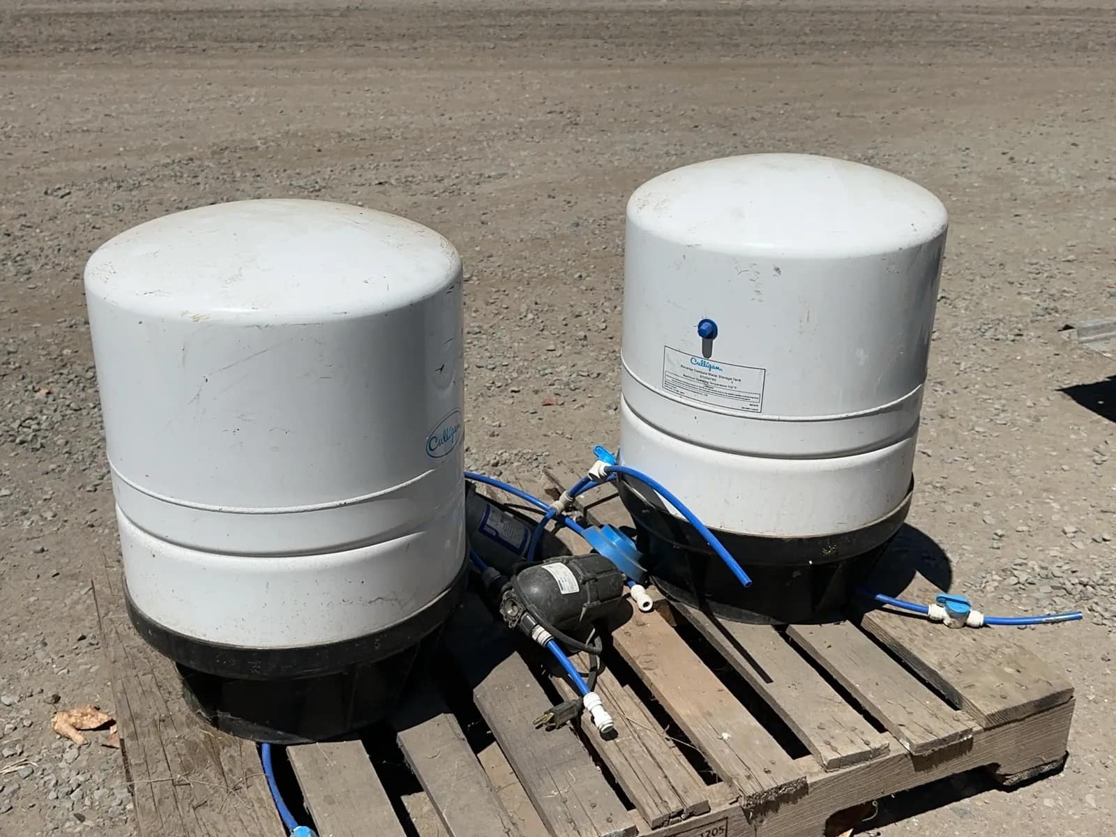 2-culligan-reverse-osmosis-water-storage-tanks-723329