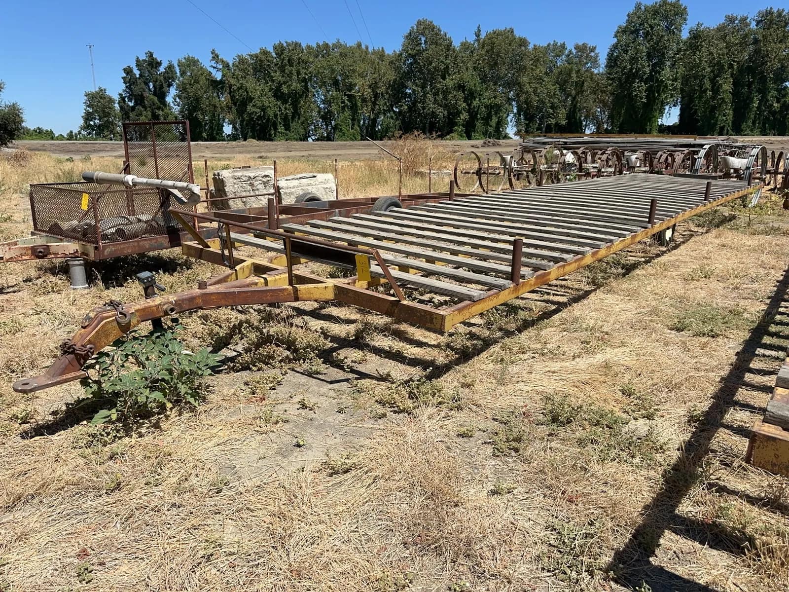 flatbed-farm-trailer-mt2n2qqc