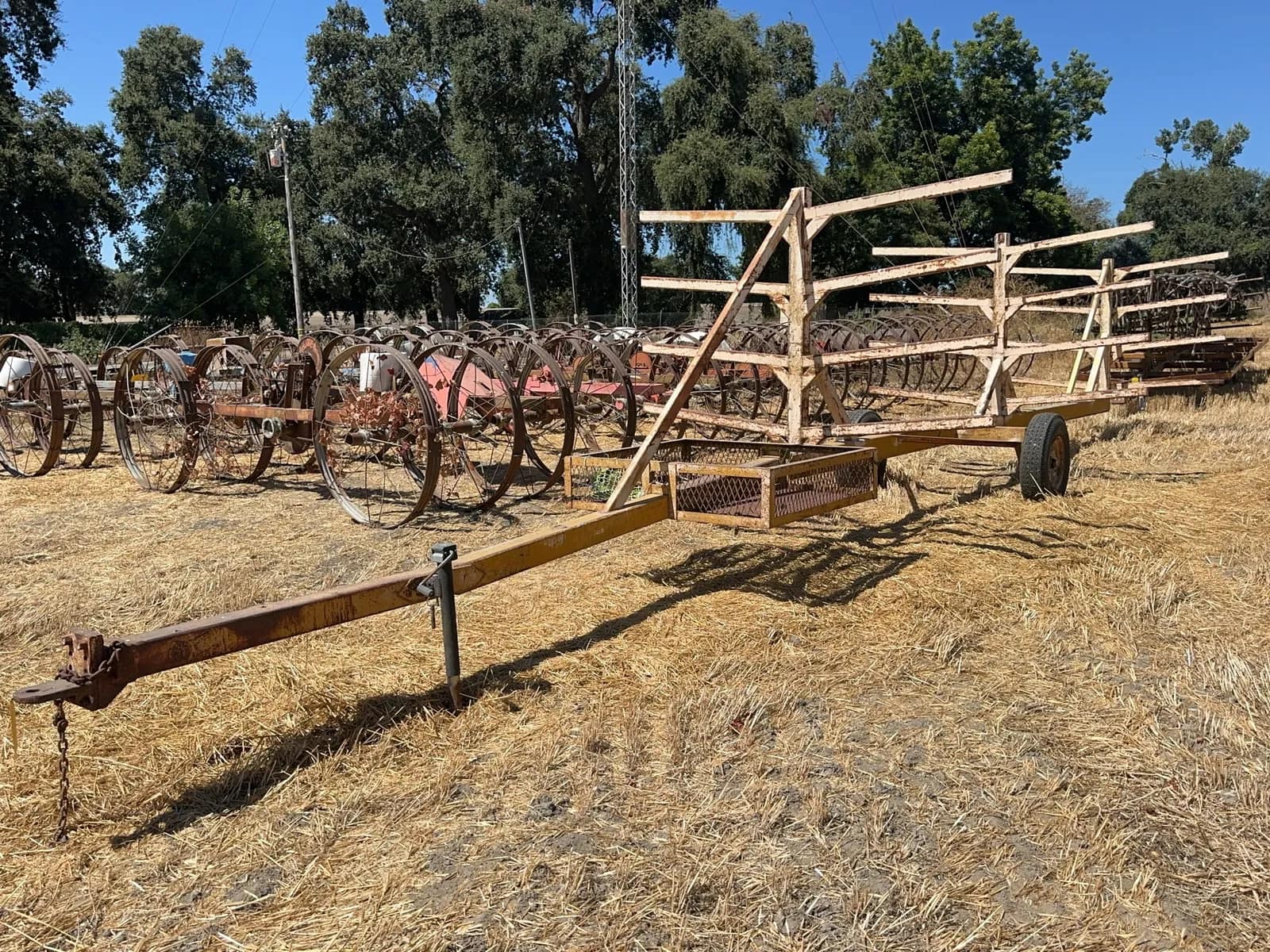 pipe-and-sprinkler-trailer-mt2njc5j