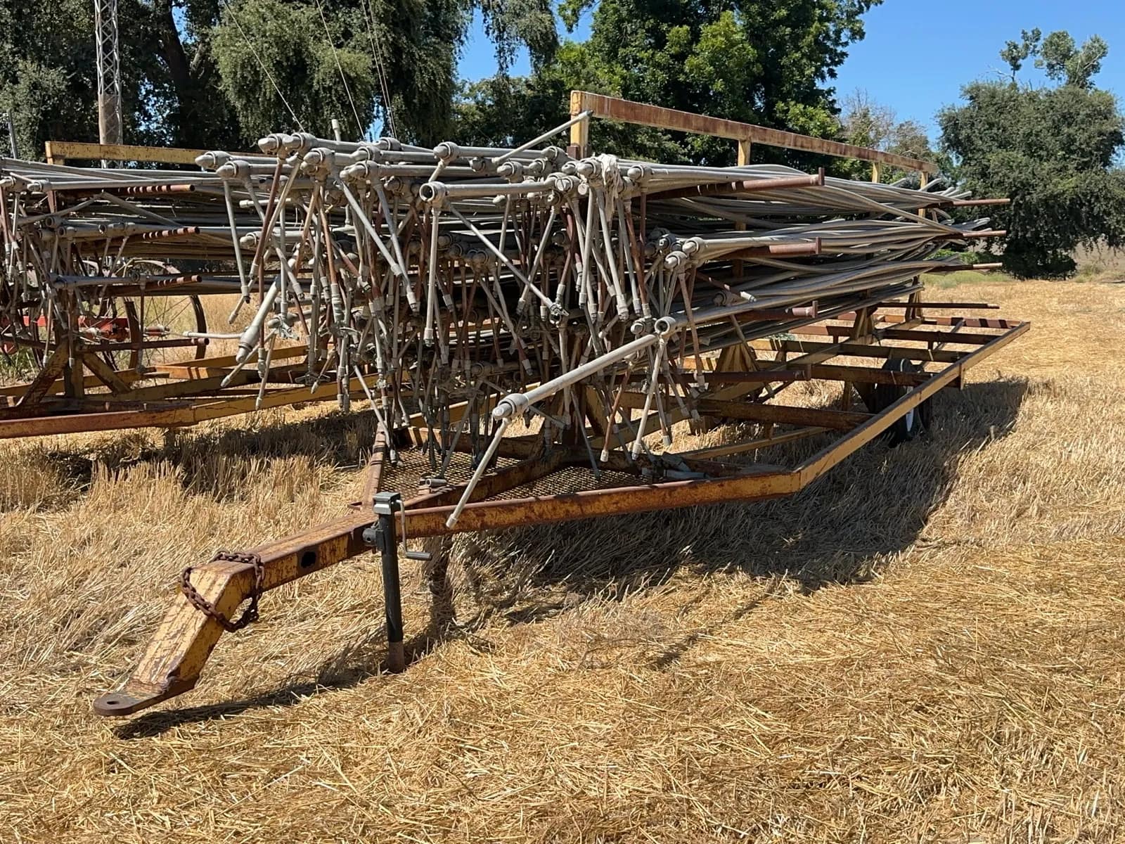 sprinkler-trailer-with-sprinklers-mt2nh3fs