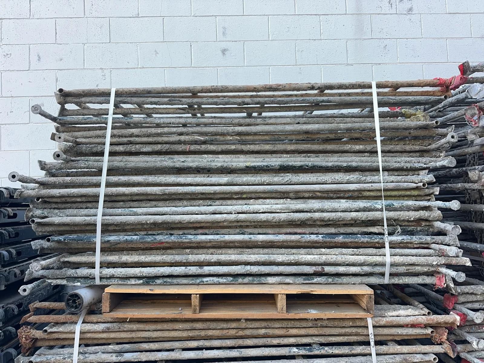 20-6x3-a-frame-scaffolding-msuhsjjb