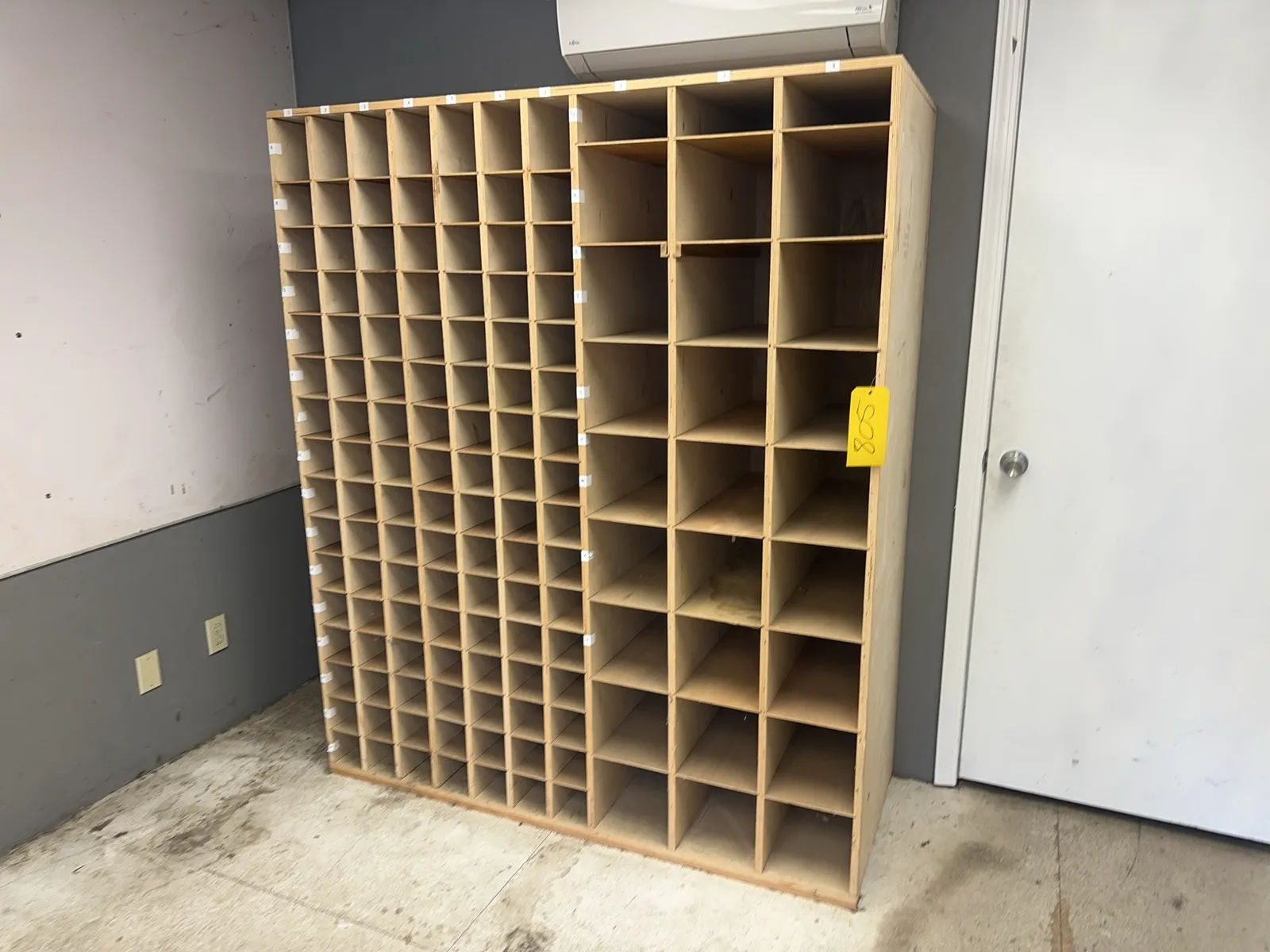 wooden-storage-rack-with-multiple-compartments-2c9be6