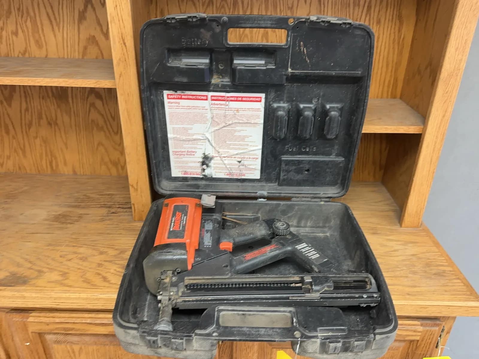 ramset-nailer-with-tool-case-msum1uau
