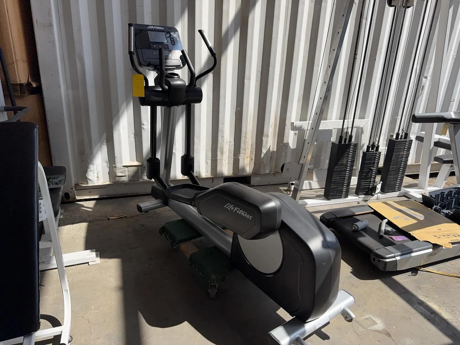 life-fitness-elliptical-40bcff