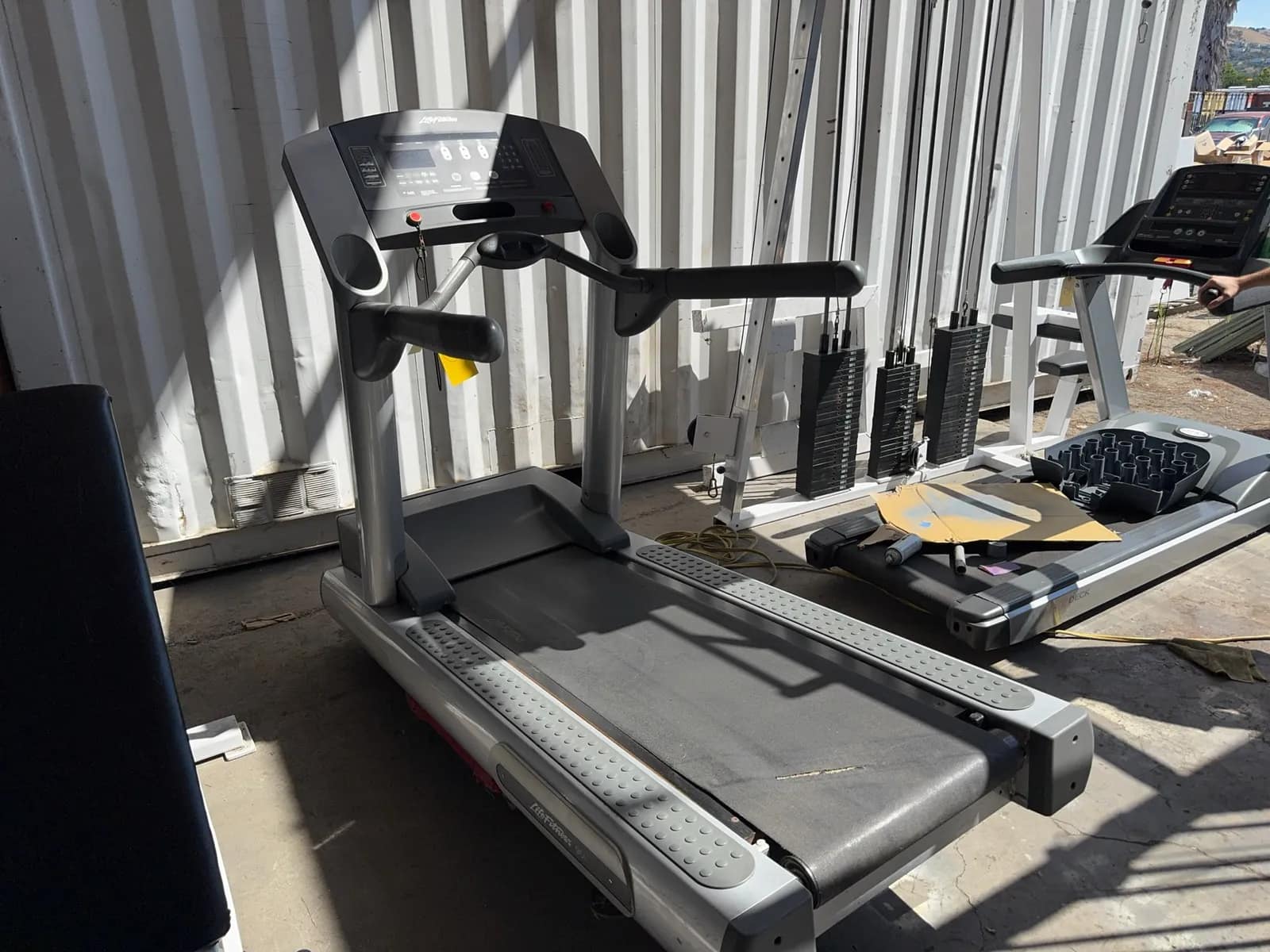life-fitness-treadmill-daed4a