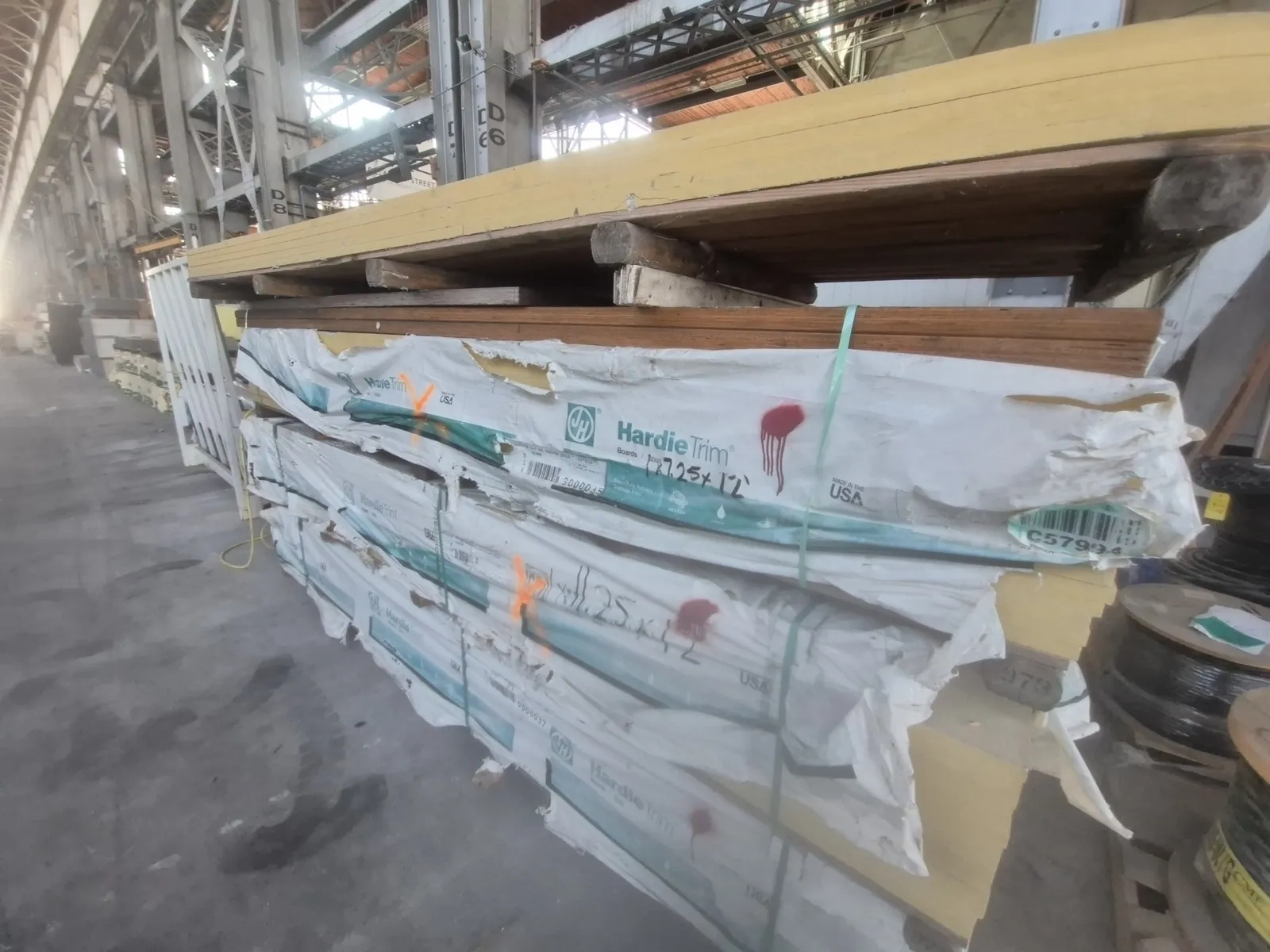 approximately-5-bundles-of-hardie-trim-a9ce4f