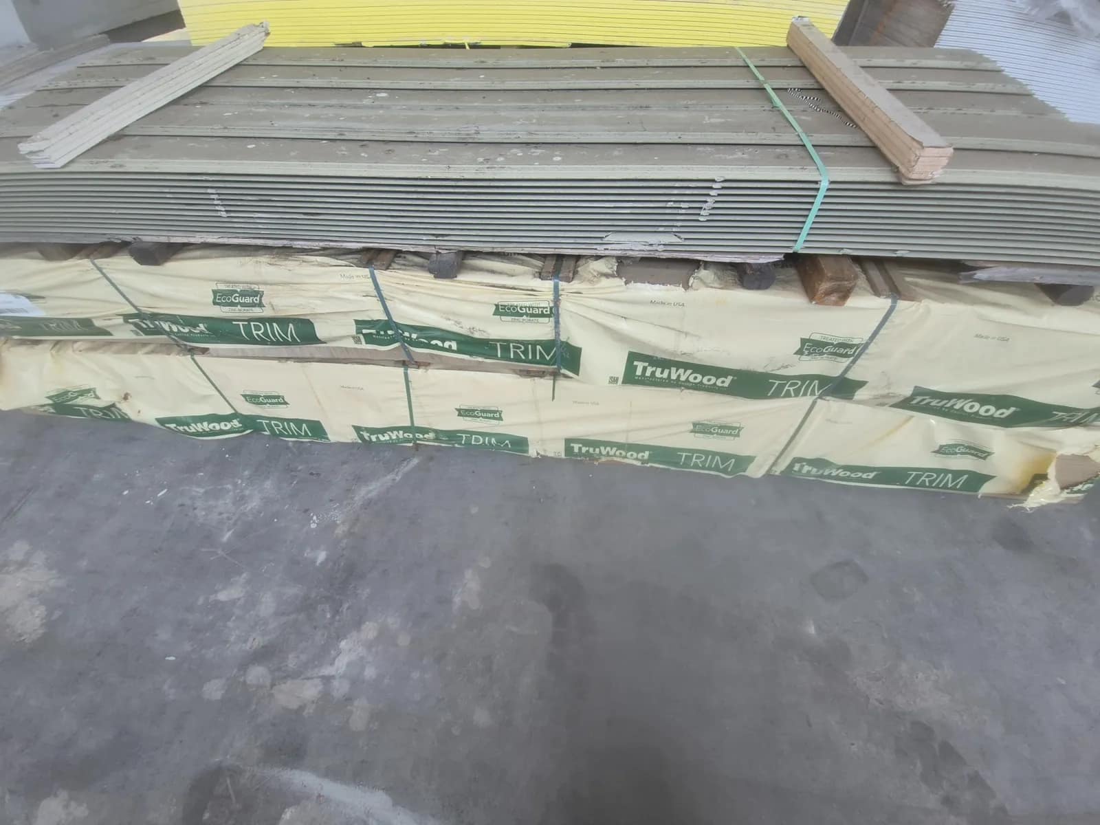 approximately-2-bundles-of-truwood-siding-d8d431