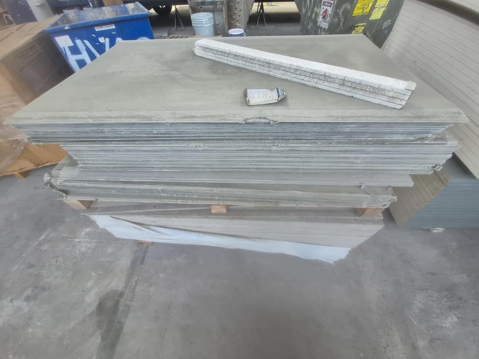 approximately-2-bundles-of-edgeguard-058abb