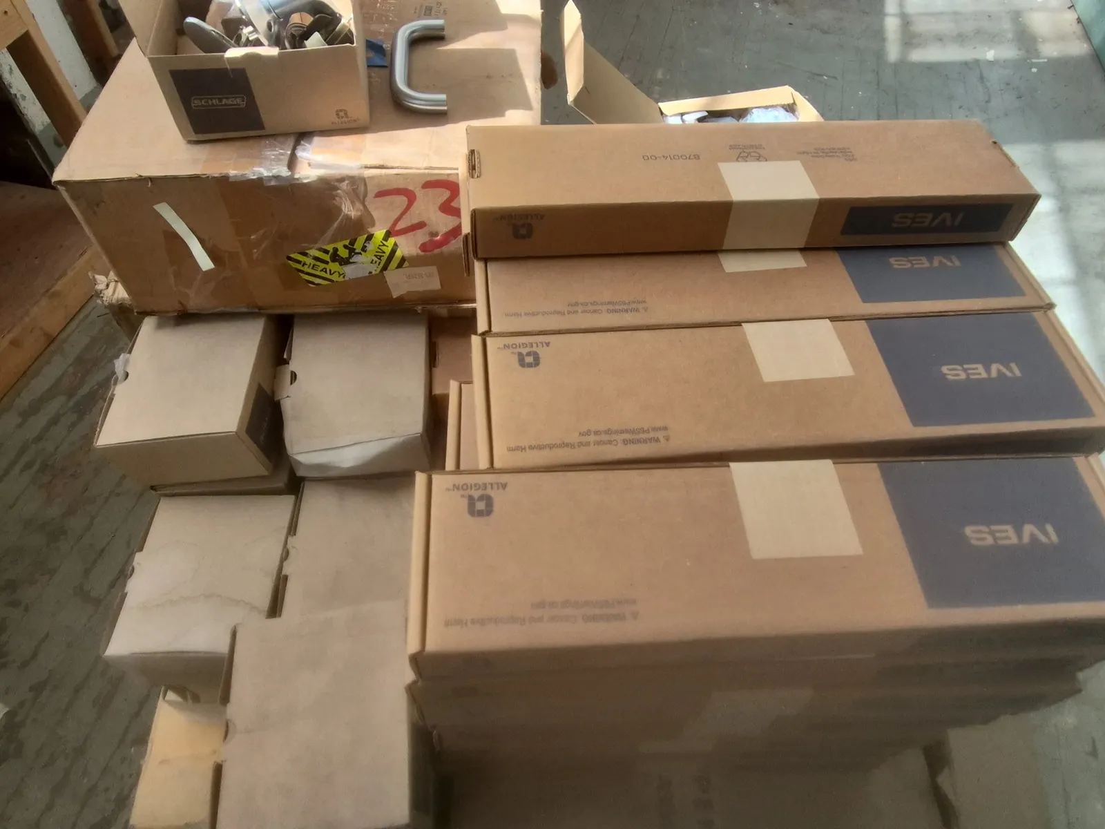 contents-of-pallet-assortment-entry-door-components-be3acf