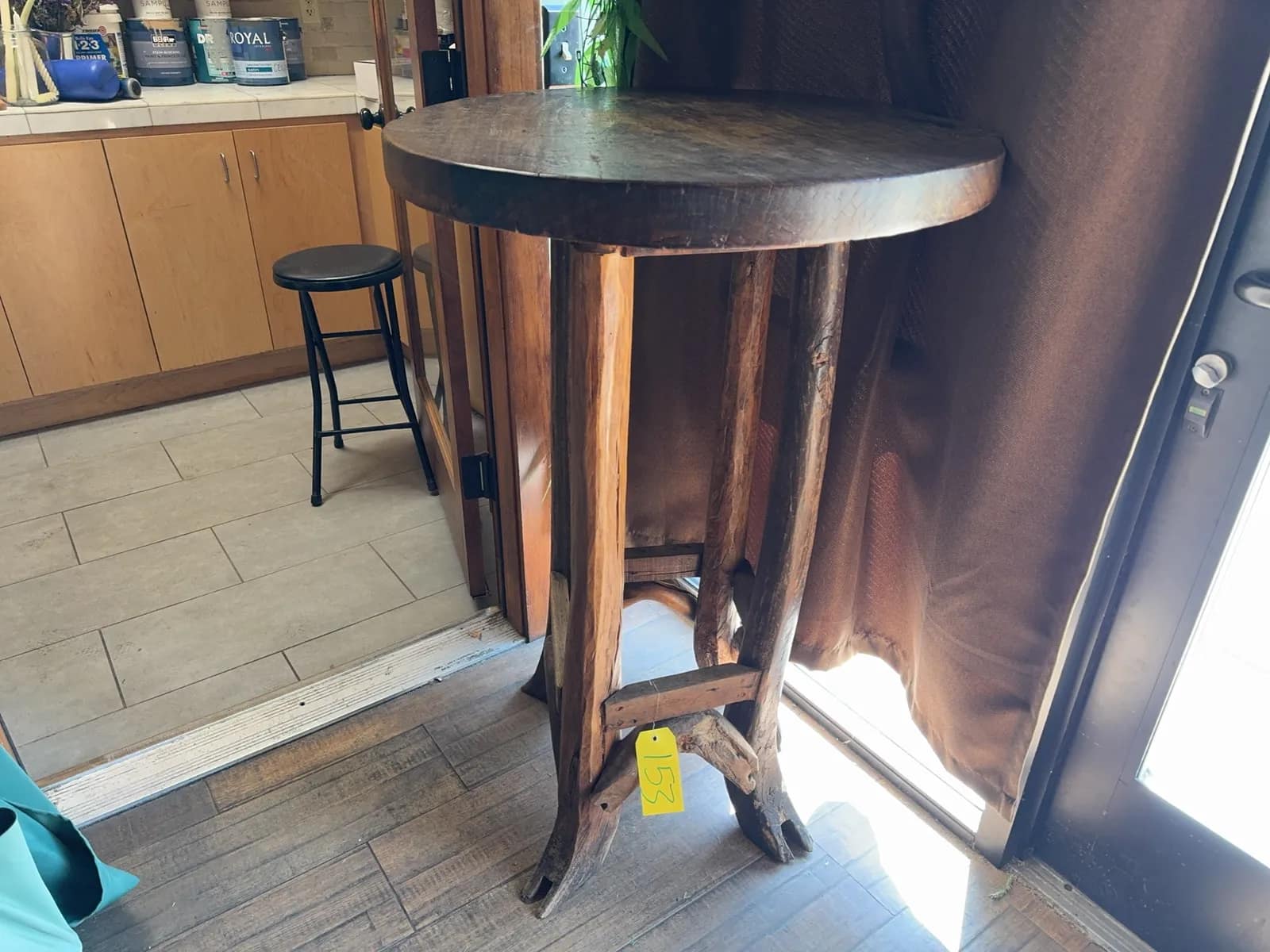 custom-rustic-wood-cafe-table-mtngwsgv