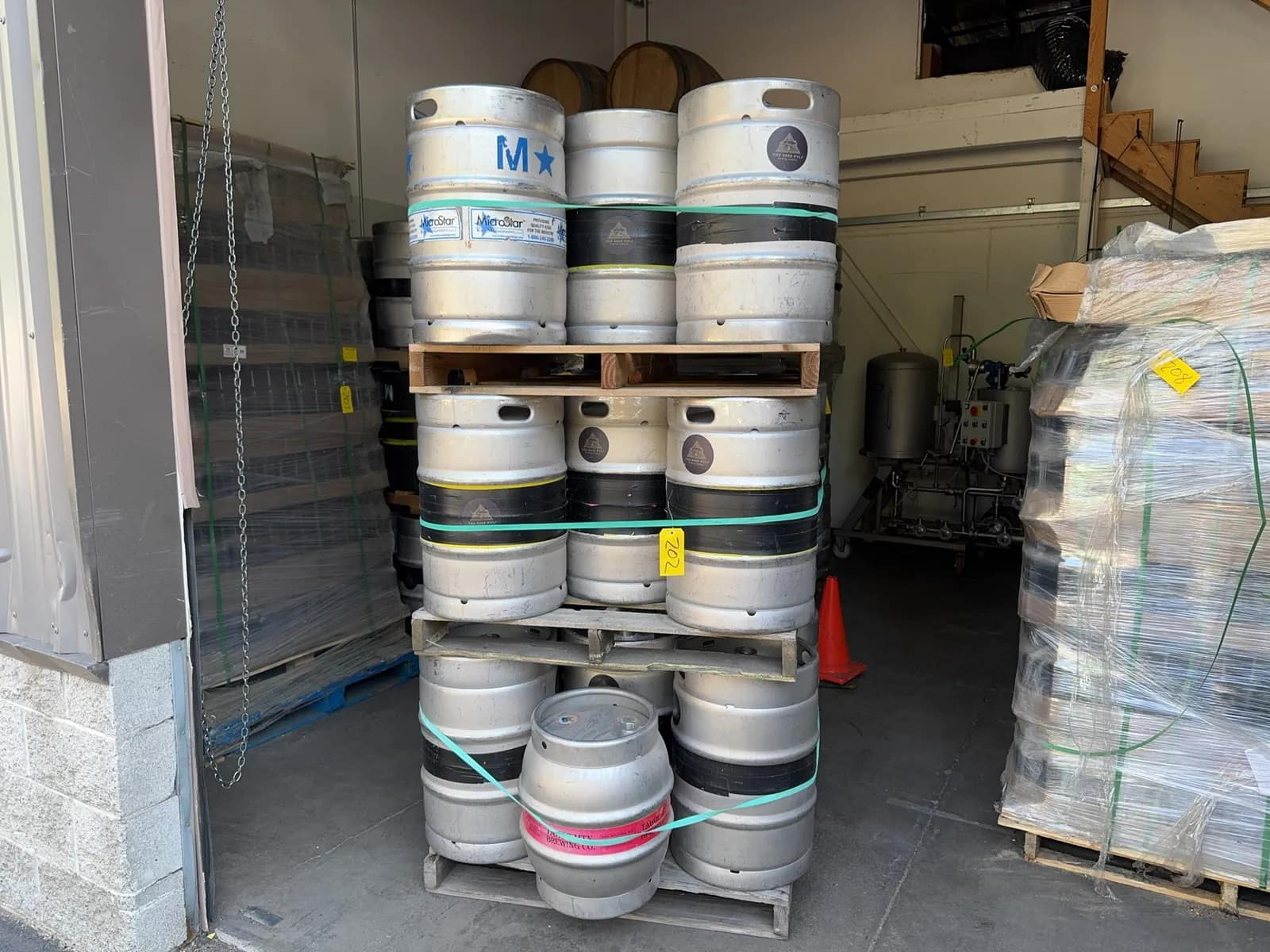 24-155-gallon-kegs-and-1-firkin-keg-mtnkhzfz