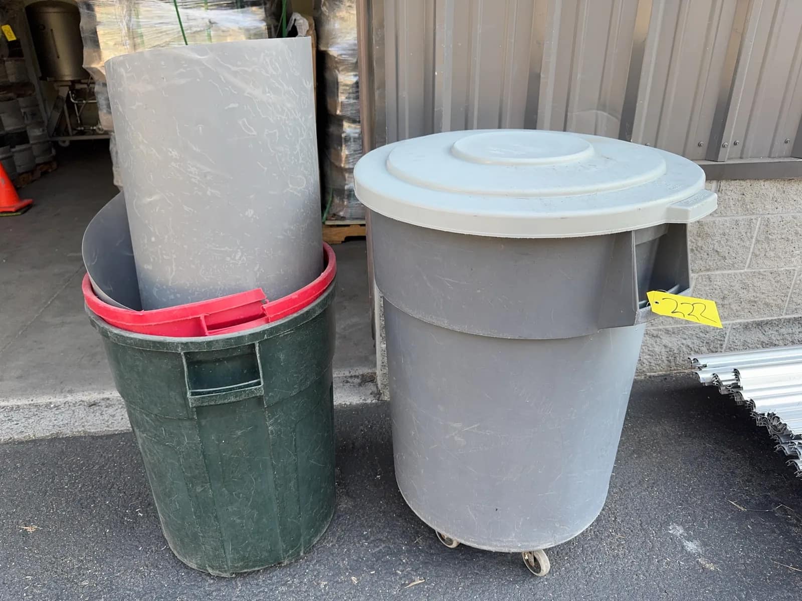 3-assorted-garbage-cans-95447a