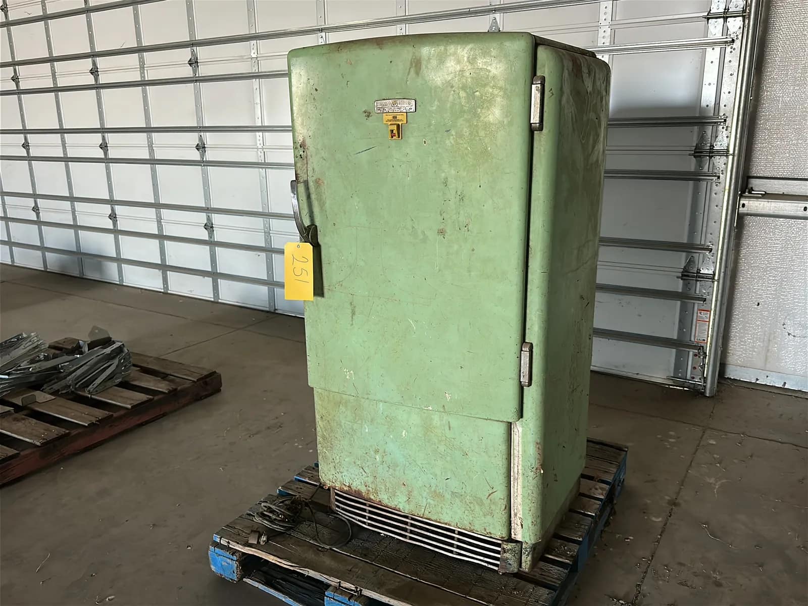 general-electric-vintage-refrigerator-with-assorted-welding-materials-included-6832a0