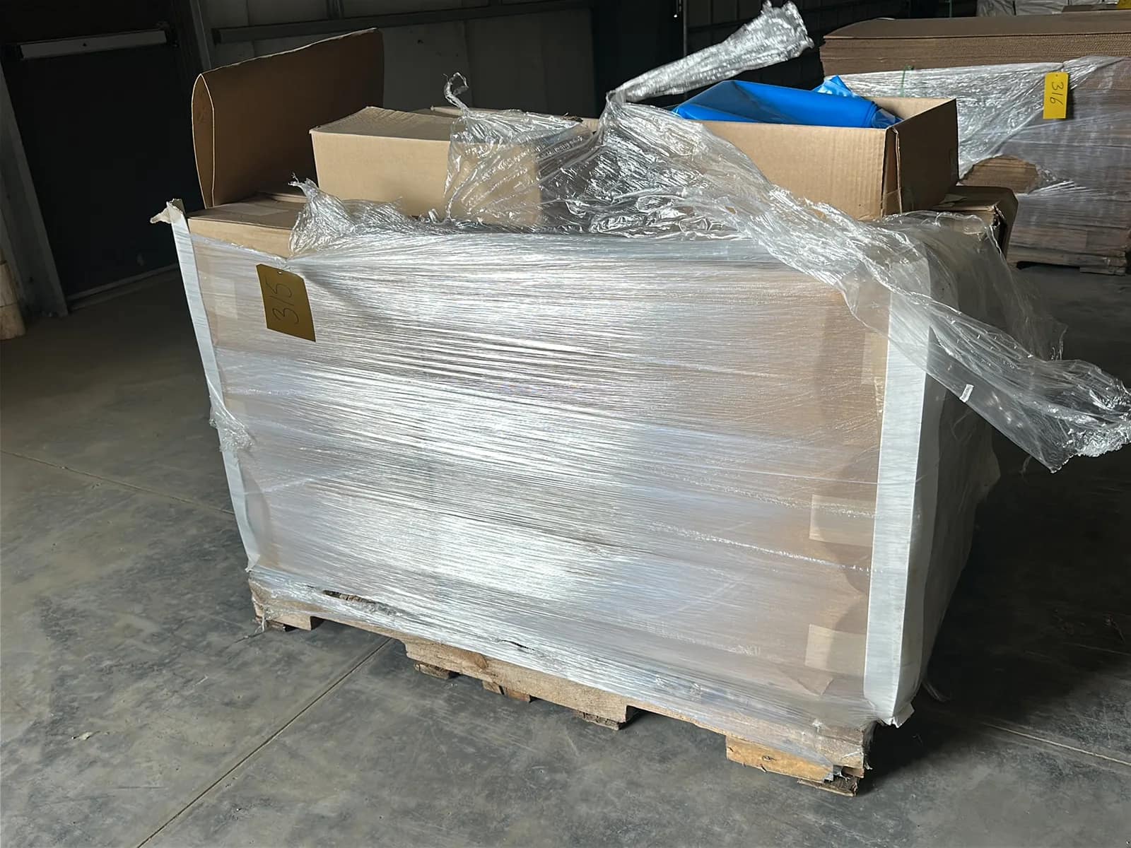 11-boxes-of-polyethylene-bags-a9ea8e