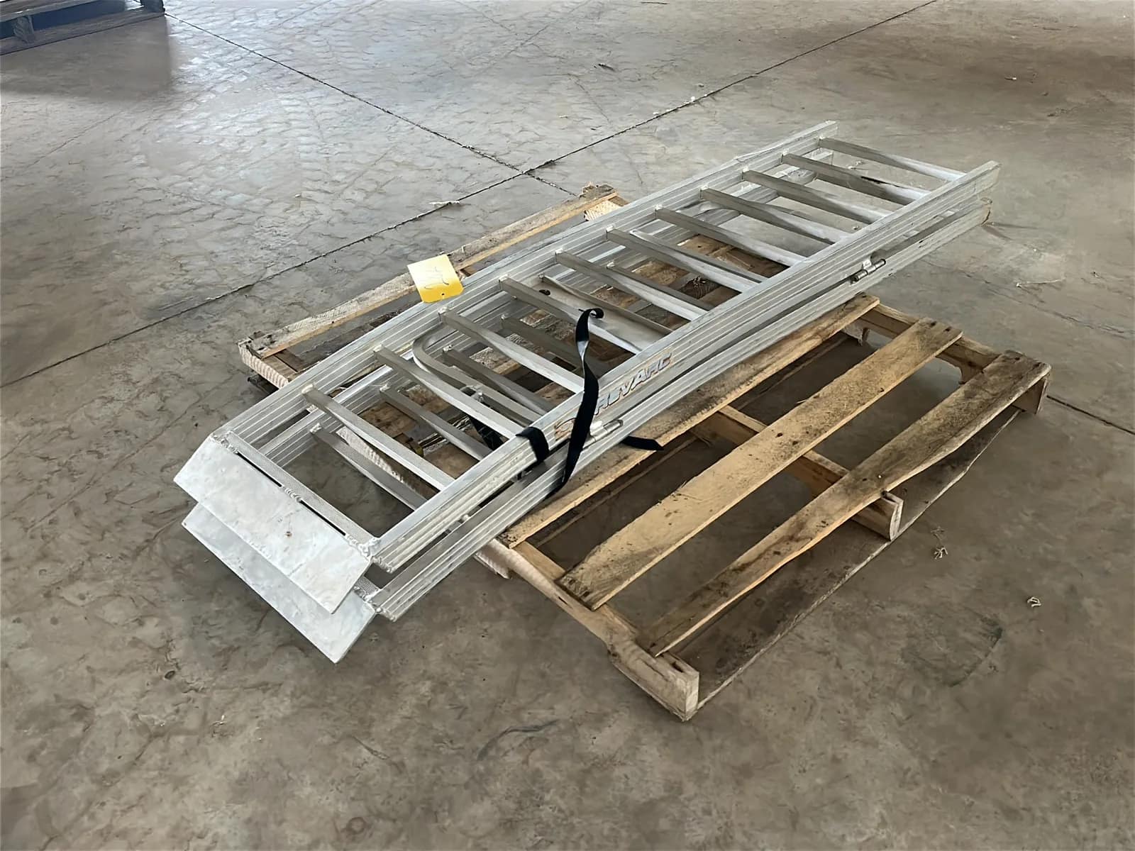 revarc-aluminum-loading-ramps-6d38ed