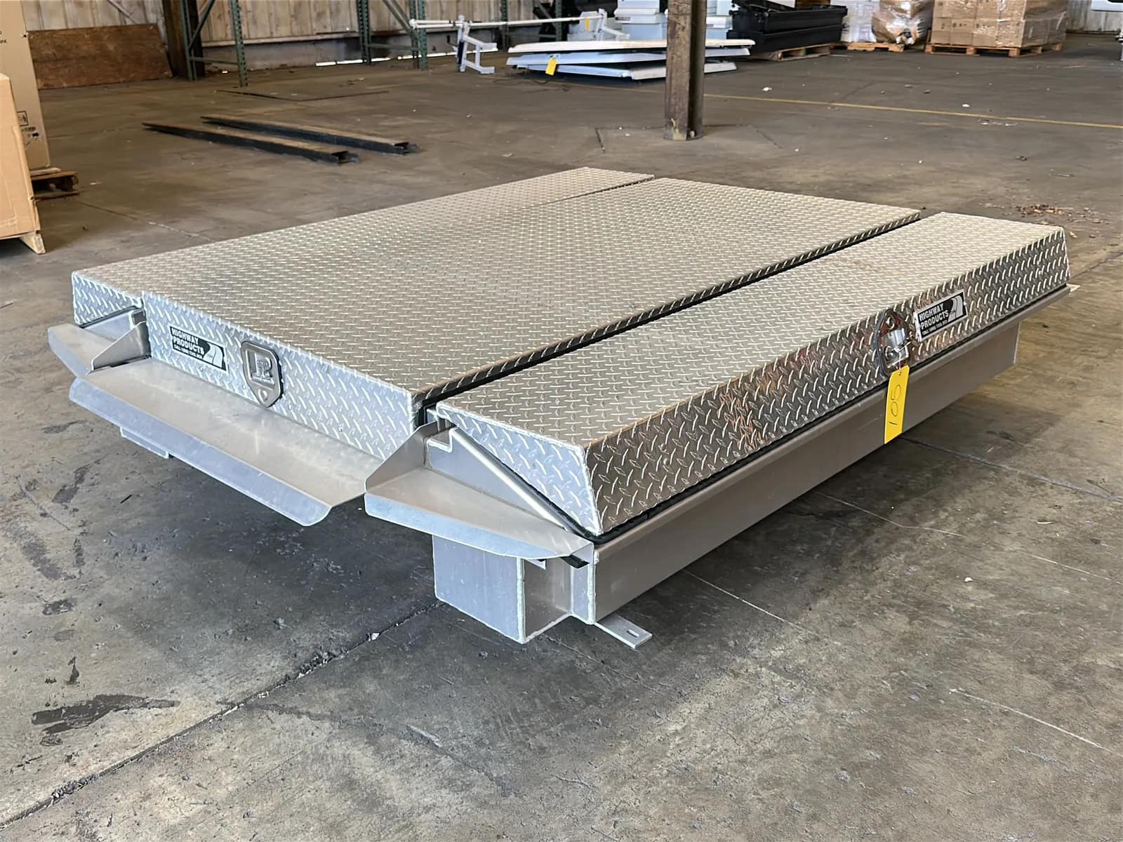 highway-products-truck-bed-tool-box-mu1v3dyv
