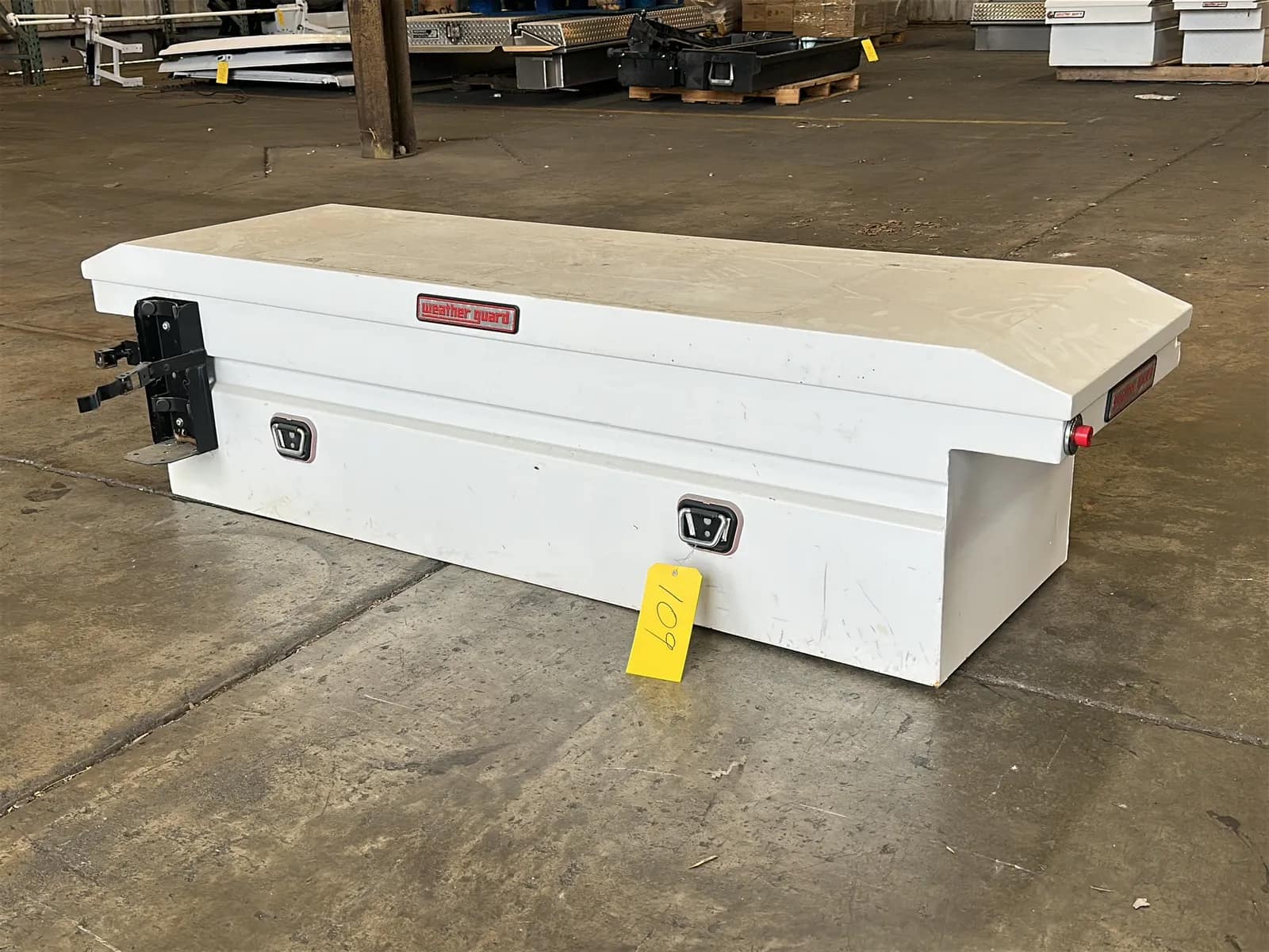 weather-guard-truck-bed-tool-box-mu1v3dzh