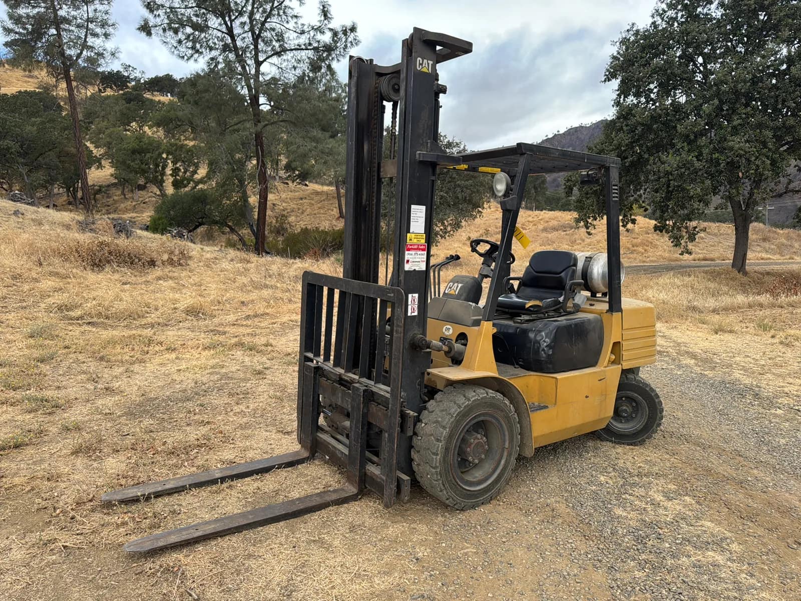 caterpillar-lp-gp30-6000lb-capacity-propane-forklift-6dac6e