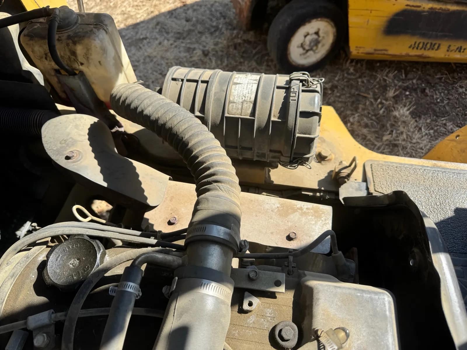 Caterpillar LP GP30 6000lb Capacity Propane Forklift, photo 33 of 35