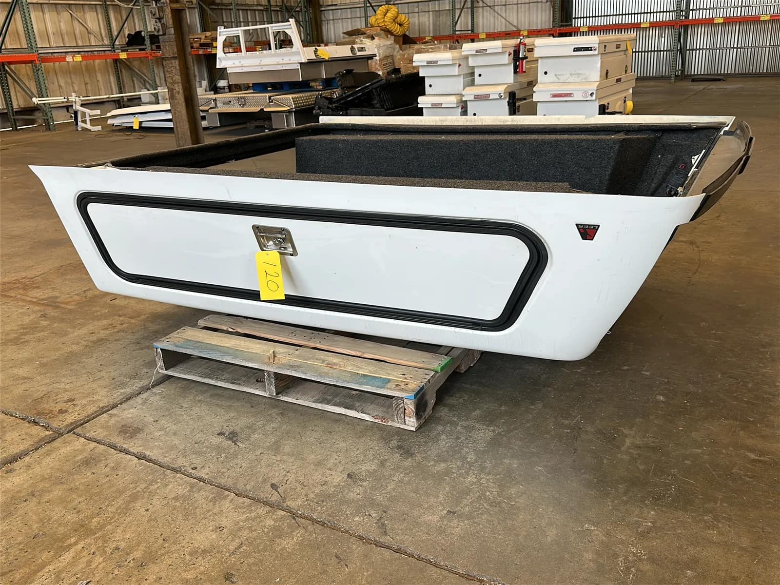 leer-pickup-truck-bed-shell-mu1v3egx