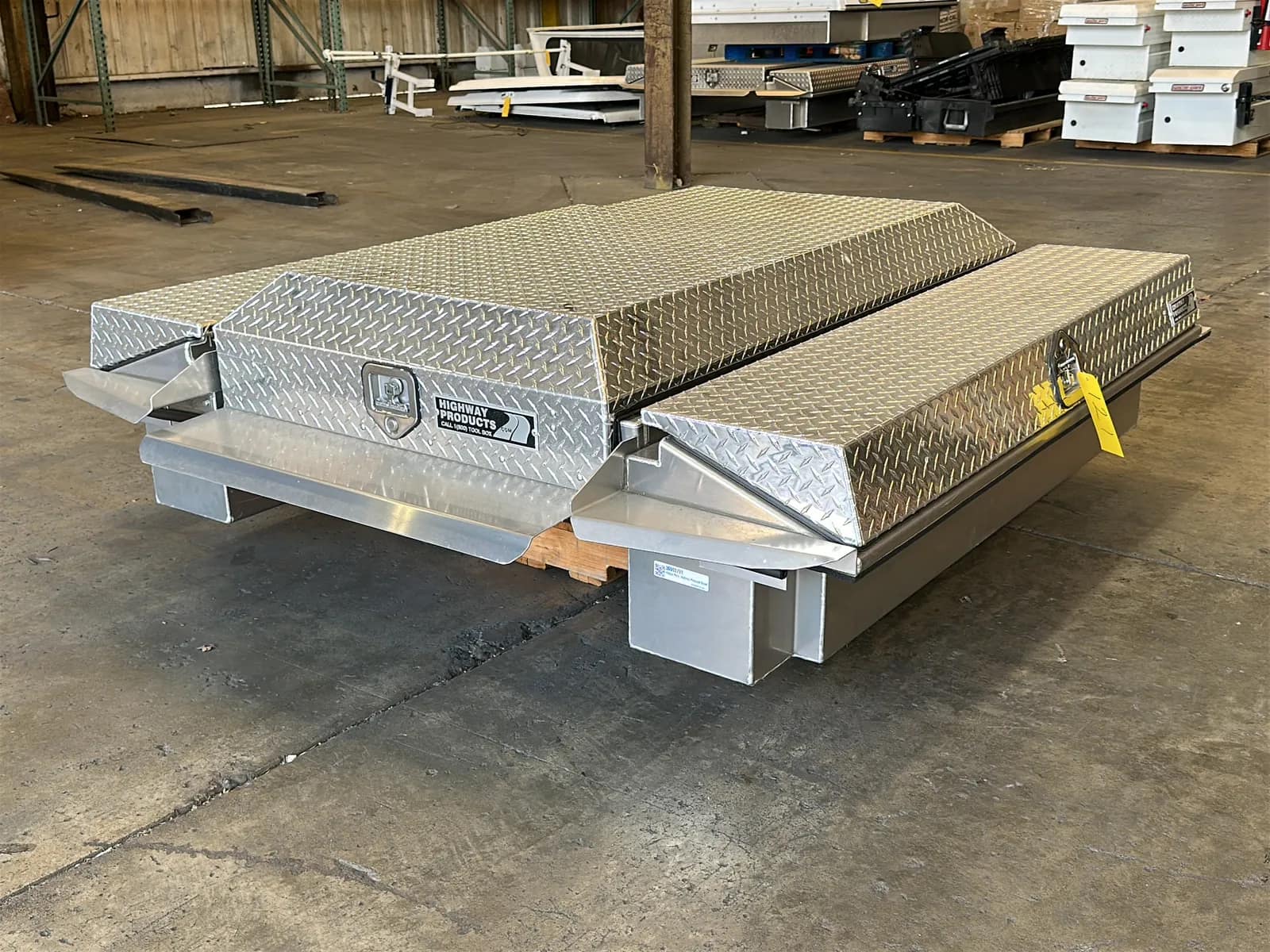 highway-products-truck-bed-tool-box-mu1v3ejw