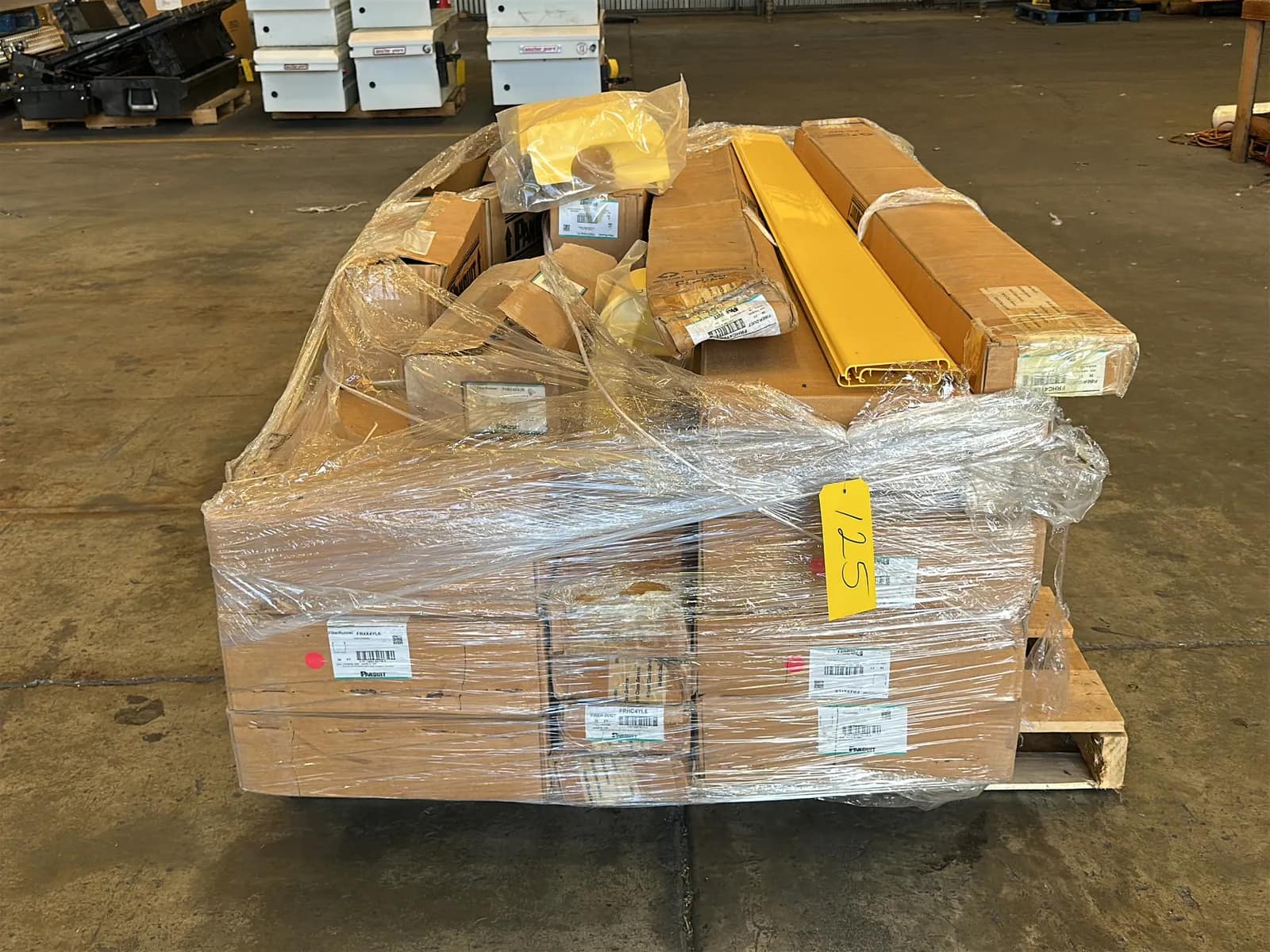 contents-of-pallet-assorted-panduit-fiberrunners-and-fiber-ducts-mu1v3gi8