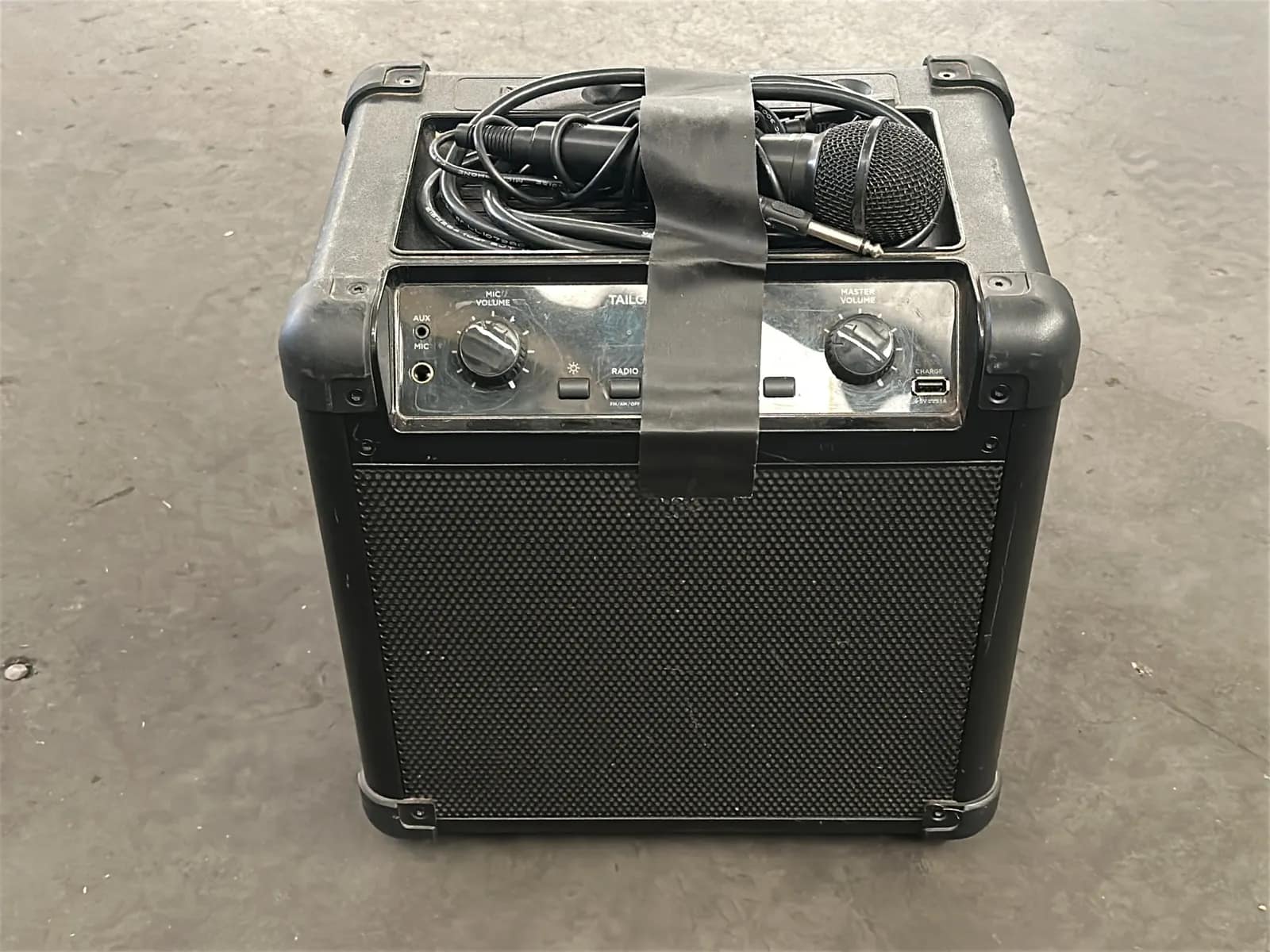 ion-tailgate-flash-speaker-with-microphone-c80b9d