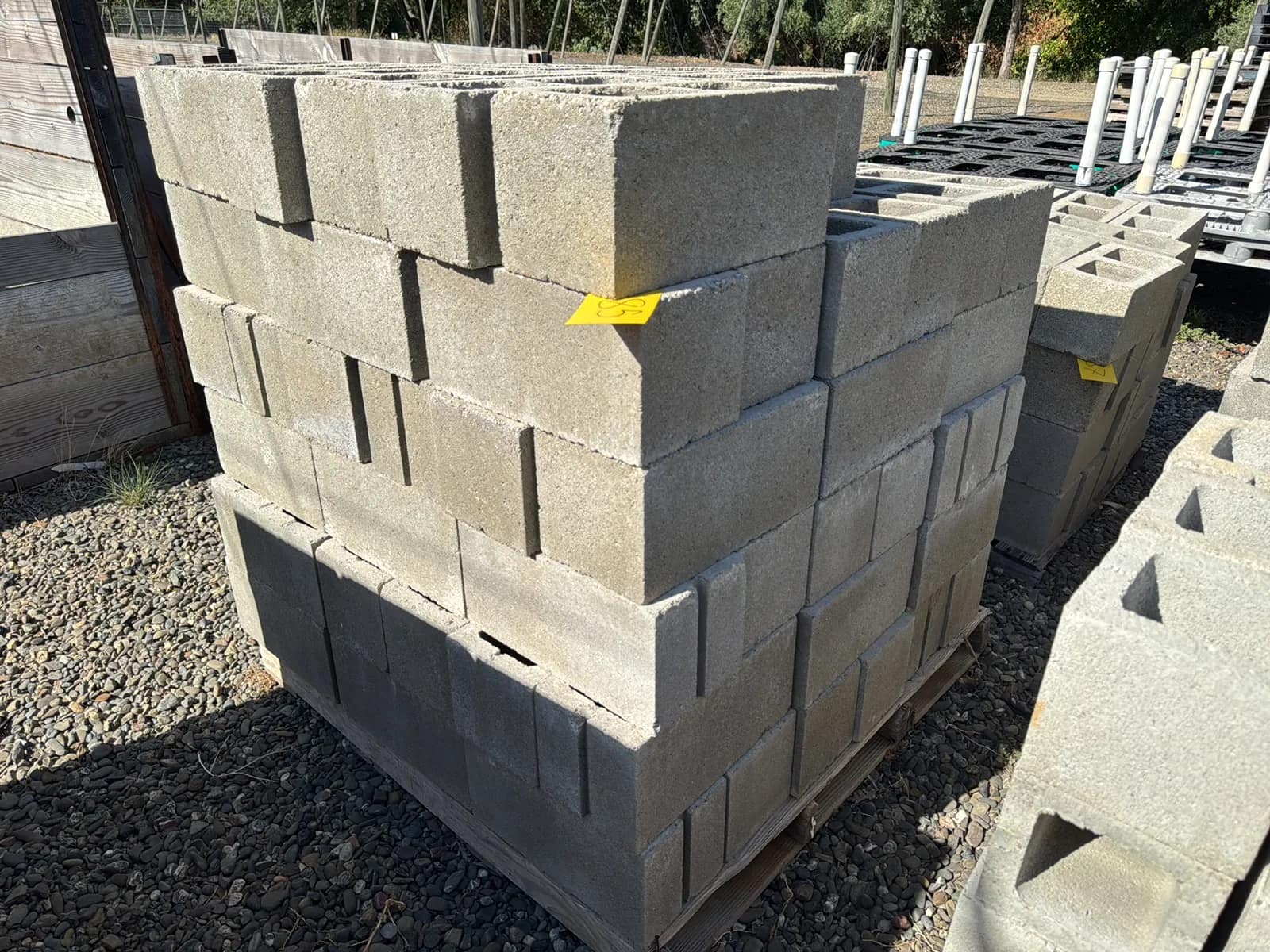 contents-of-pallet-cinder-blocks-mtlsve25