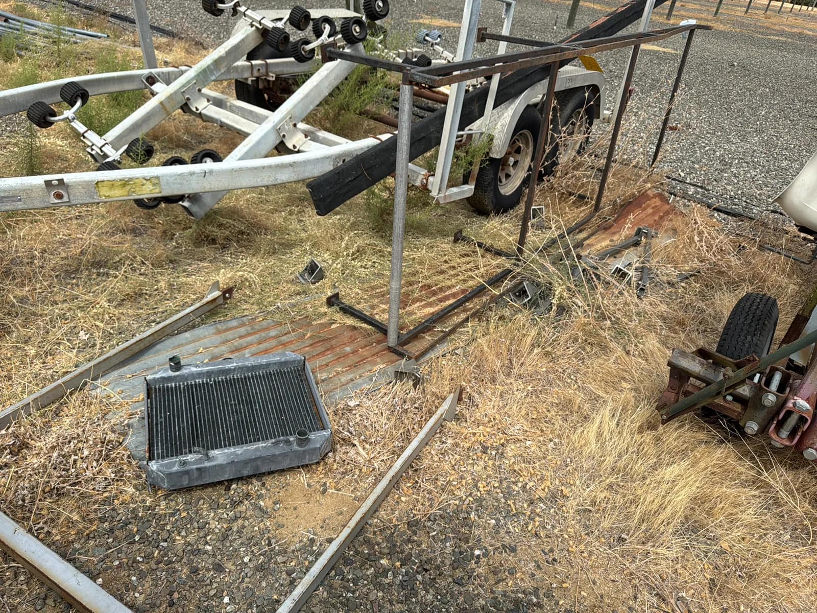 steel-roof-rack-with-scrap-steel-4e917b