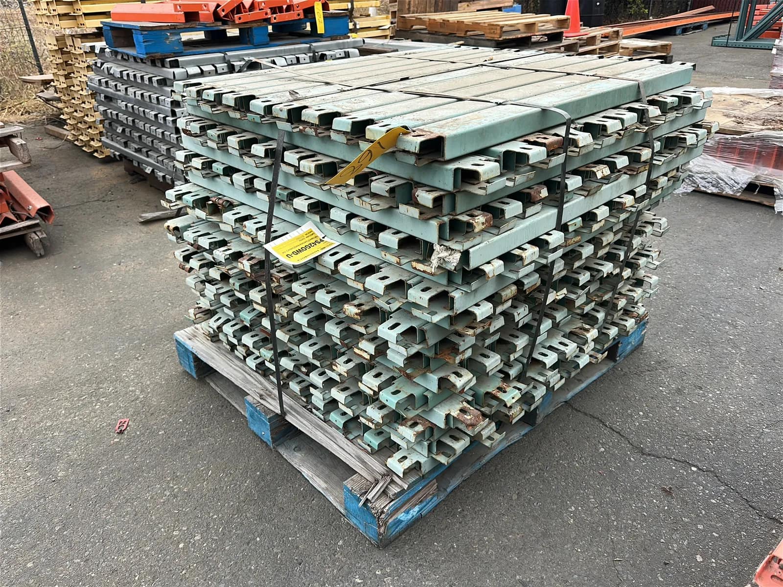 Pallet Of 42” Pallet Supports, photo 1 of 5