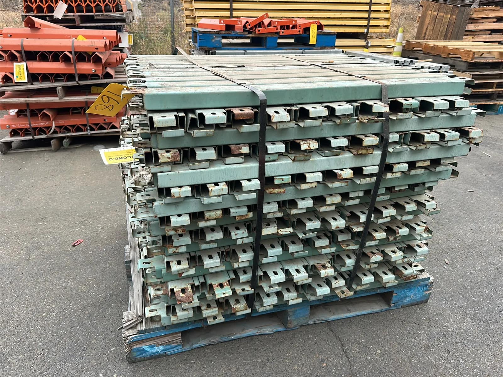 Pallet Of 42” Pallet Supports, photo 3 of 5